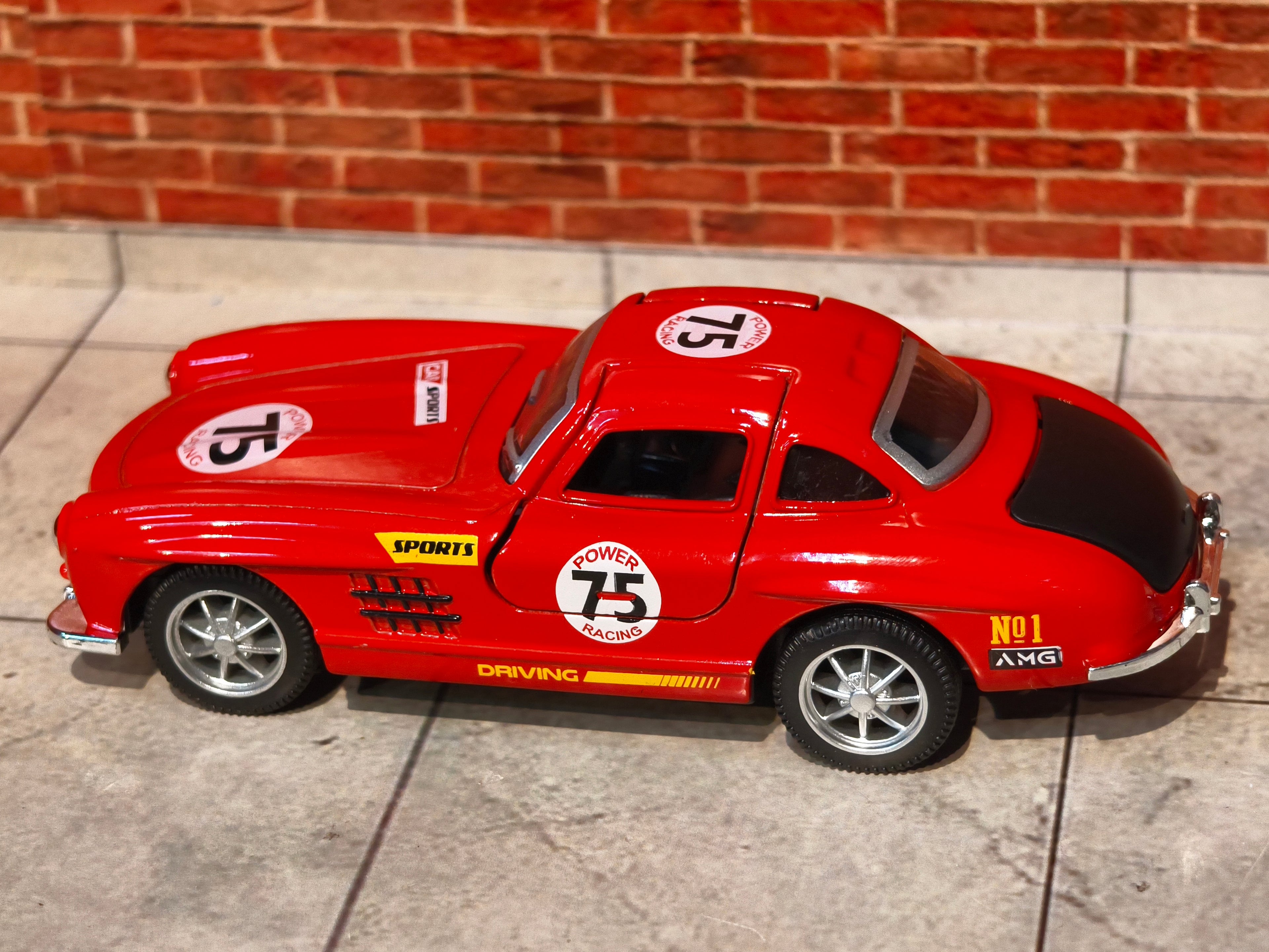 Mercedes Gullwing SL 300 Rally Edition 1:36 Scale