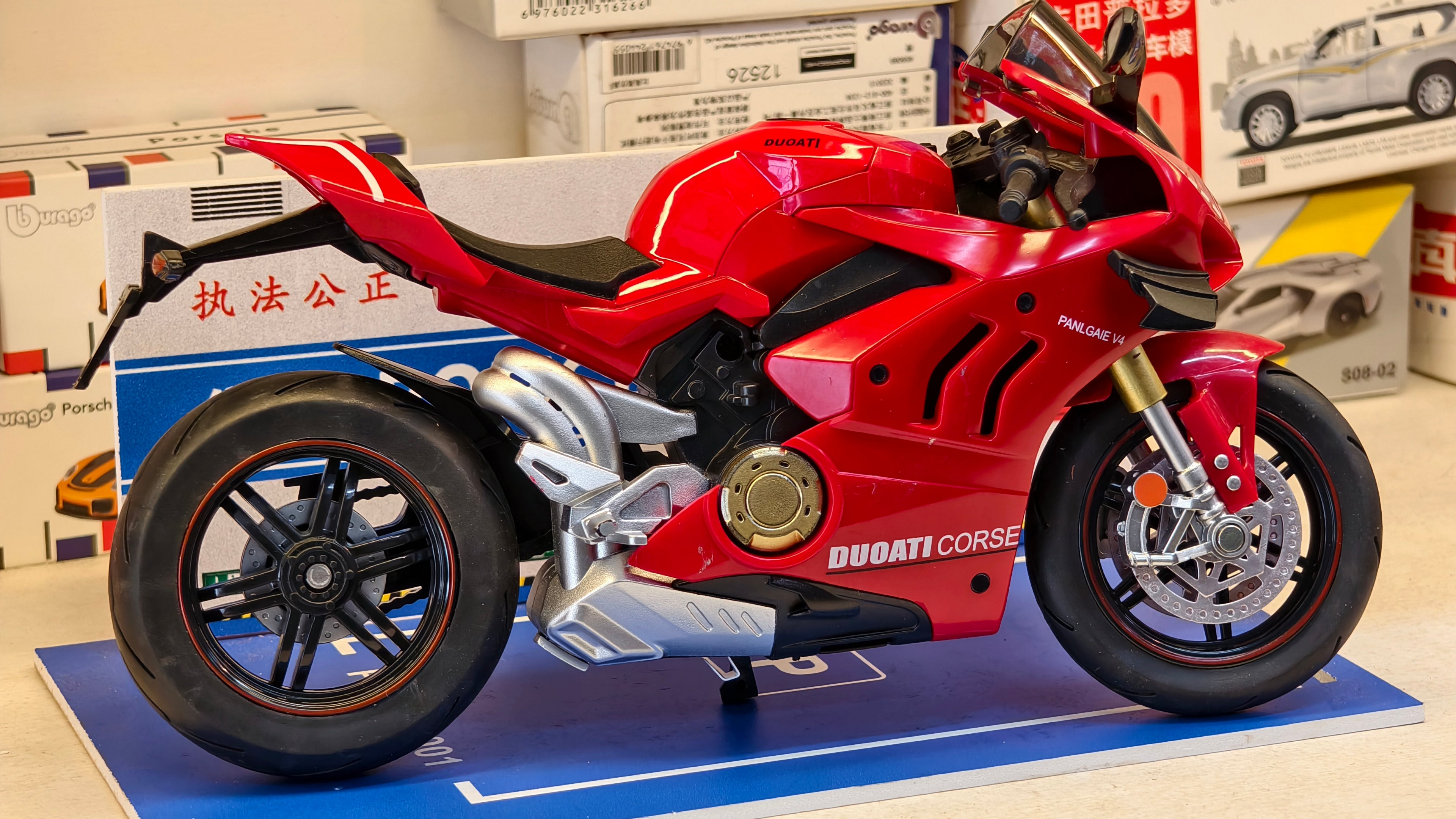 Ducati Panigale V4 S Corse 1:9 Scale