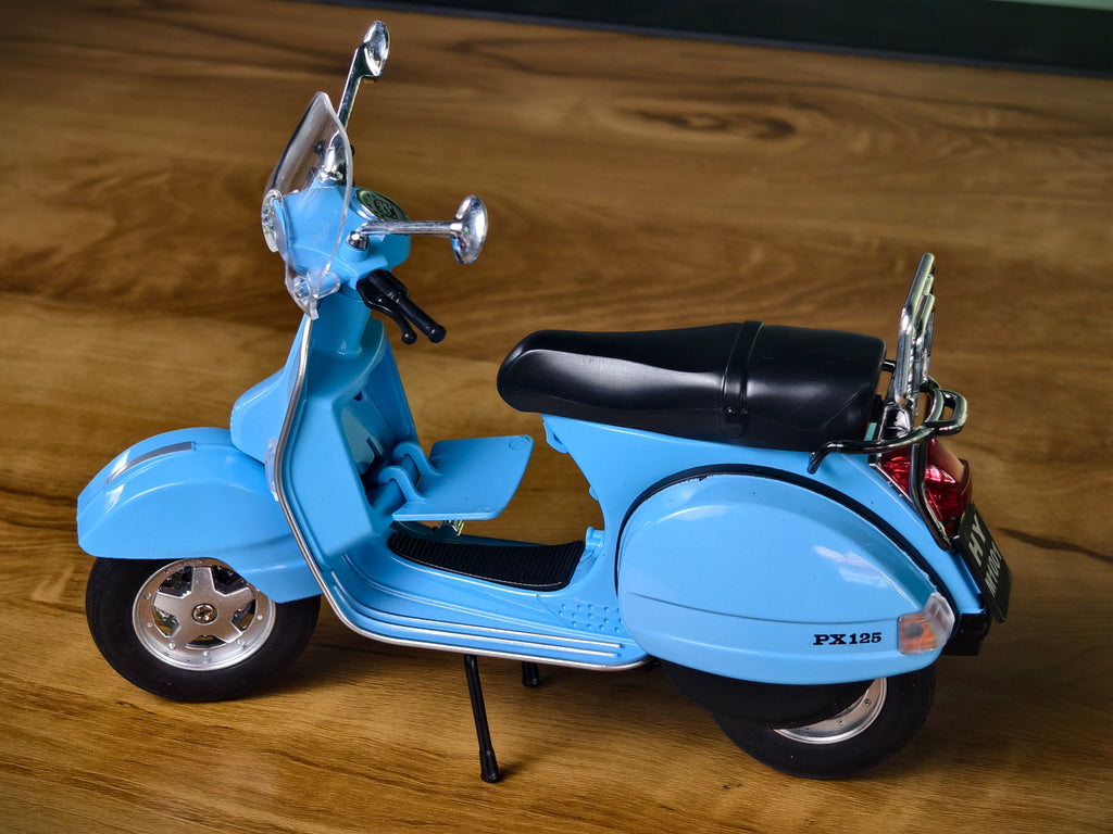 Vespa PX 150 1:10 Scale Premium Detailed Model with Openable Parts