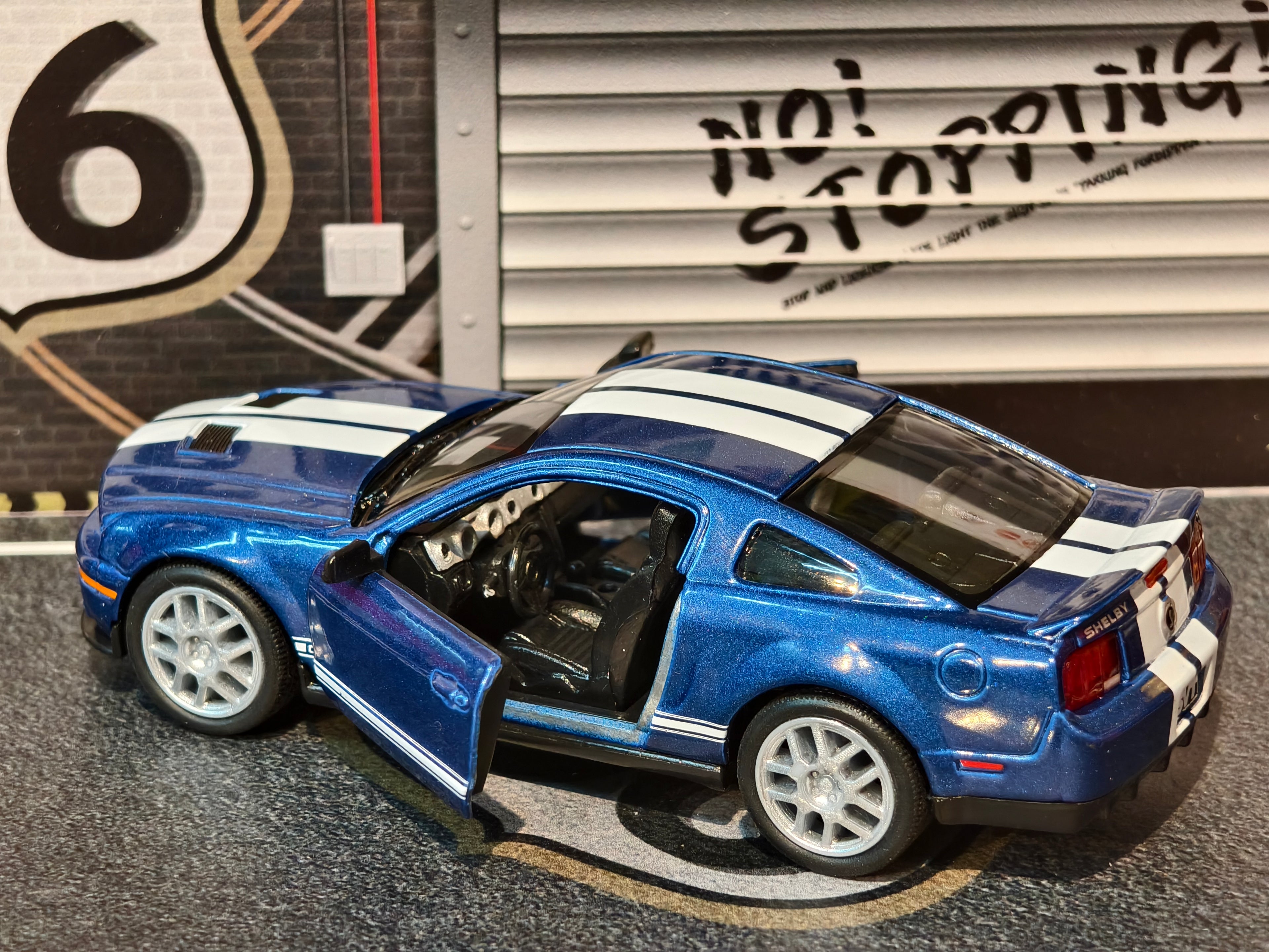 Kinsmart Official Licensed 2007 Shelby GT500 1:38 Scale