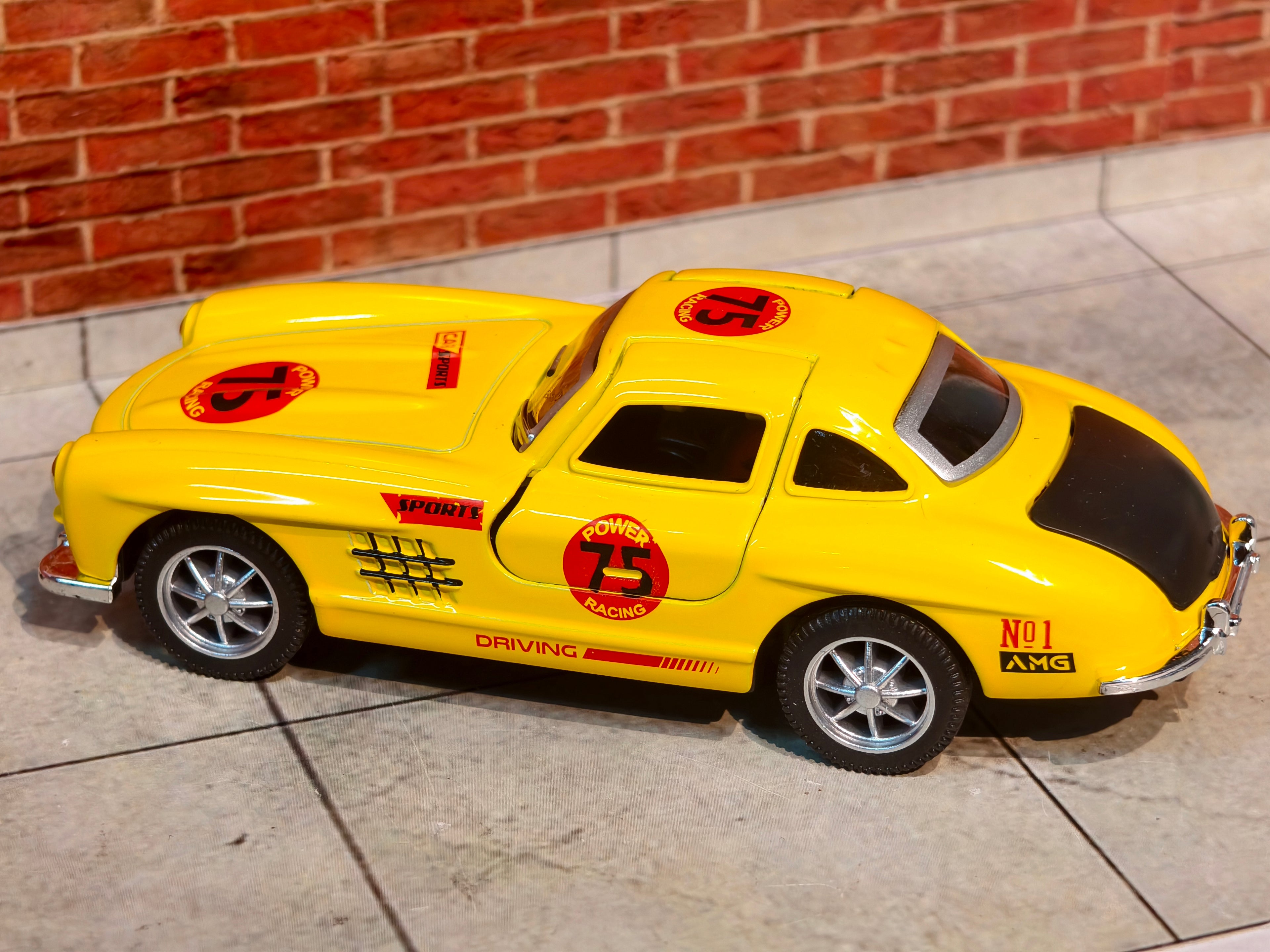 Mercedes Gullwing SL300 1:36 Scale Rally Edition