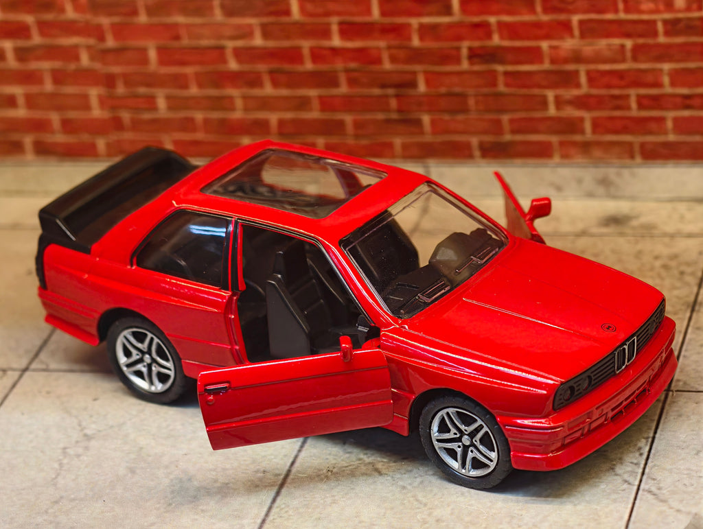 BMW M3 E 30 1:36 Scale Premium Detailing