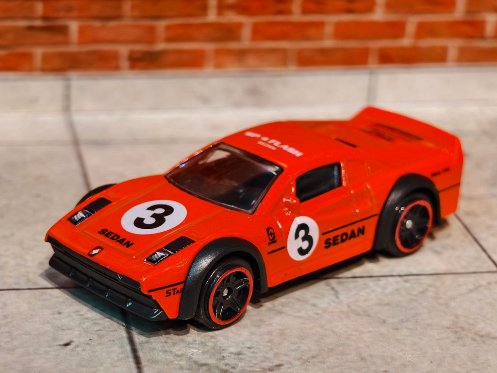 Ferrari F40 1:64 in Acrylic Box