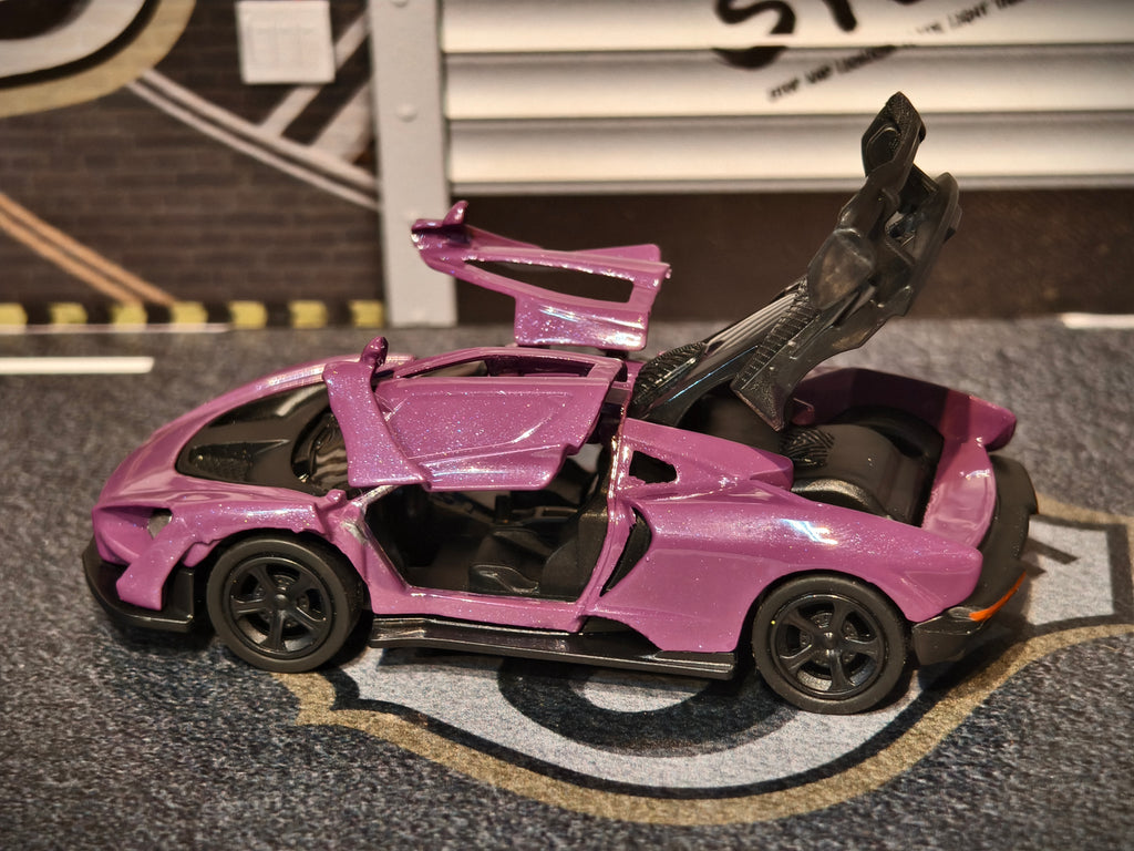 McLaren Senna 1:64 Scale Premium Detailing
