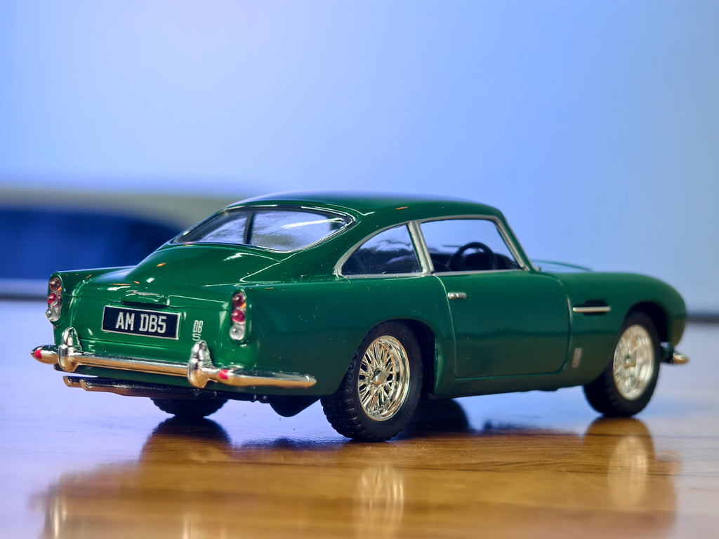 Kinsmart Official Licensed Aston Martin DB5 1:38 Scale Classic Car