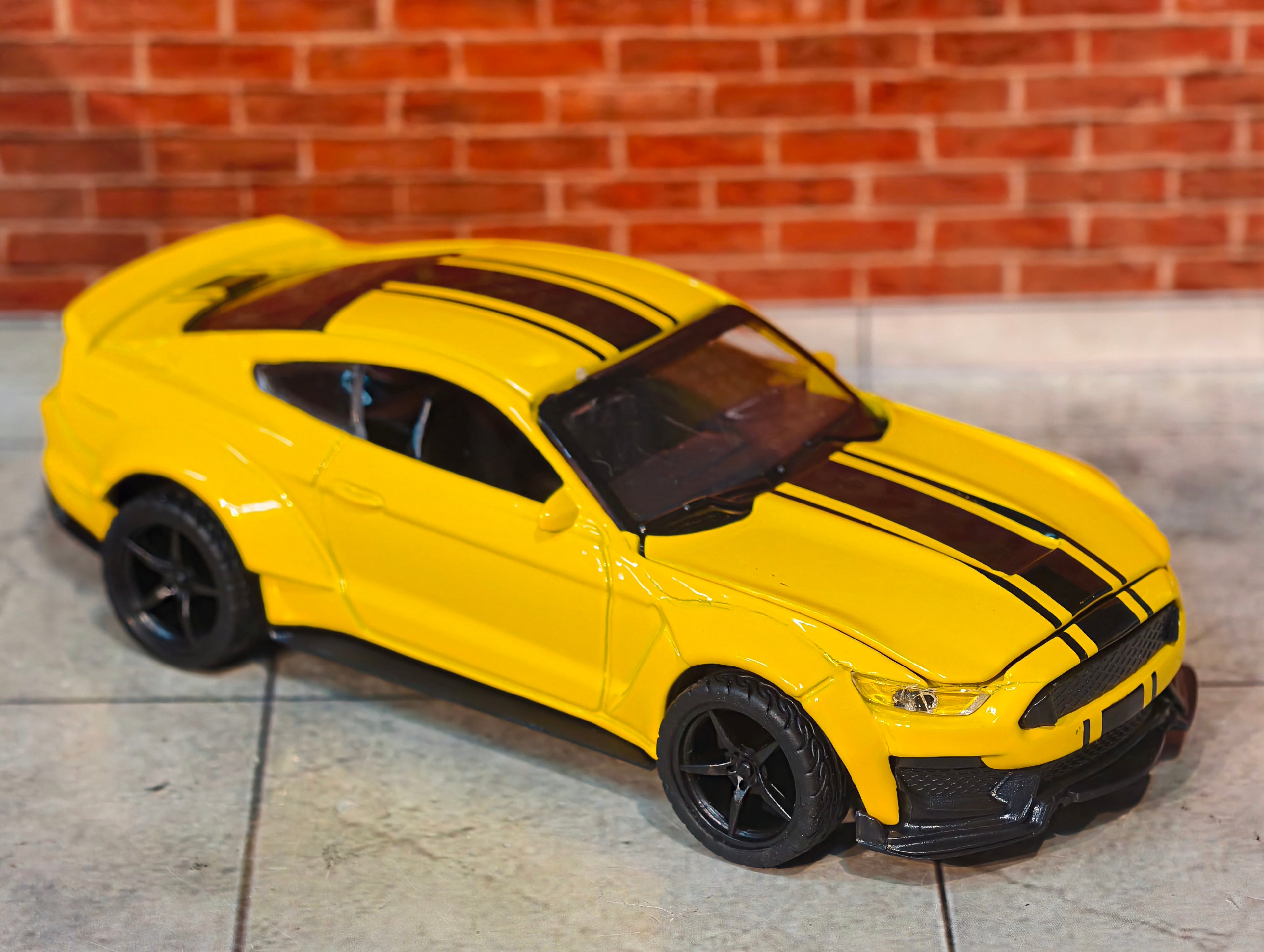 1:36 Scale Hood Openable Cars Premium detailing