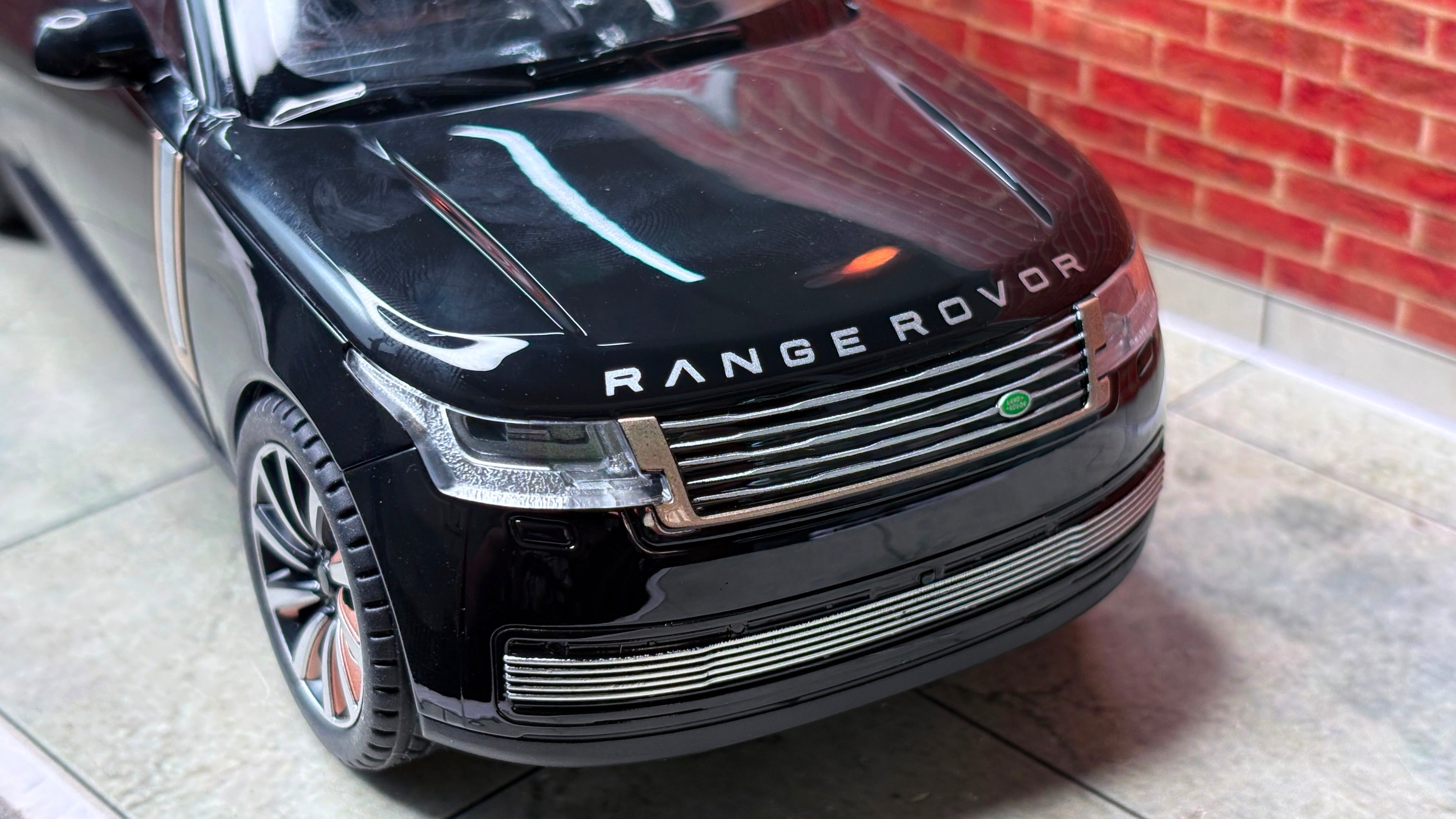 Range Rover L460 1:24 ABS Premium Detailing