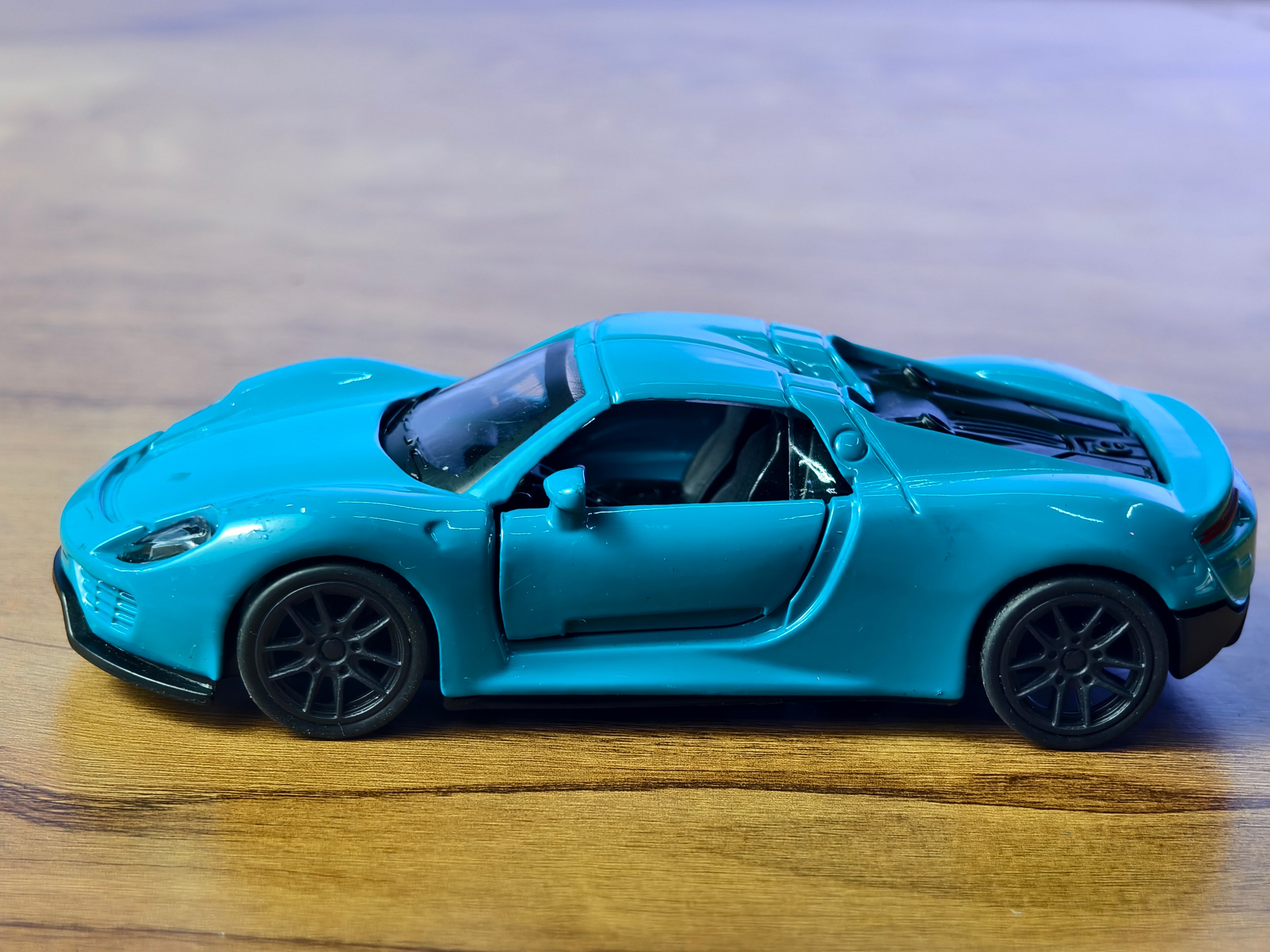 Porsche 918 Spyder Hybrid 1:43 Scale