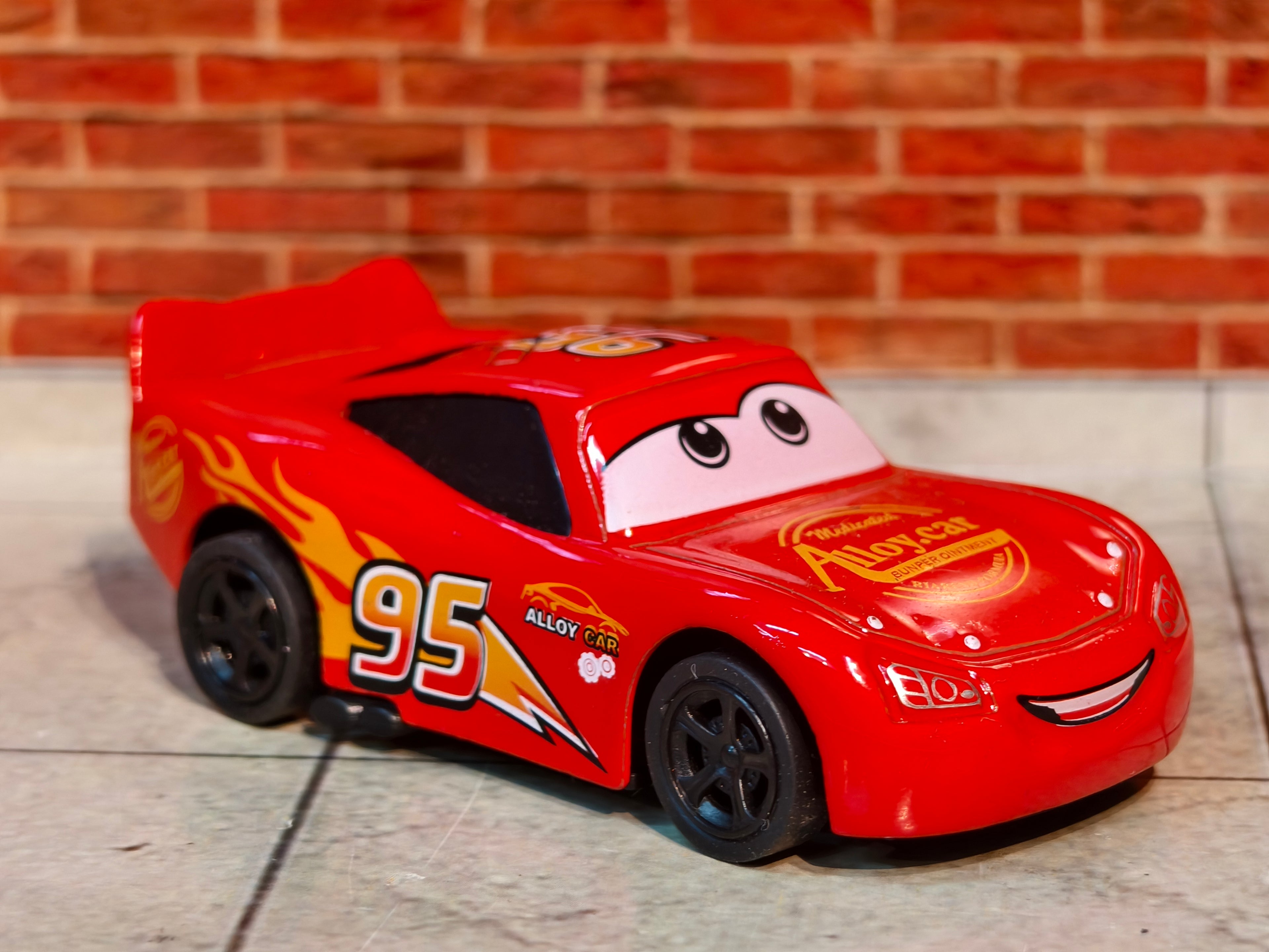 Lightning MCQUEEN 1:64 Scale Diecast Car