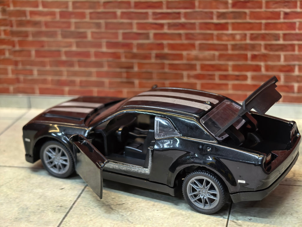 Dodge Challenger SRT 1:36 Scale
