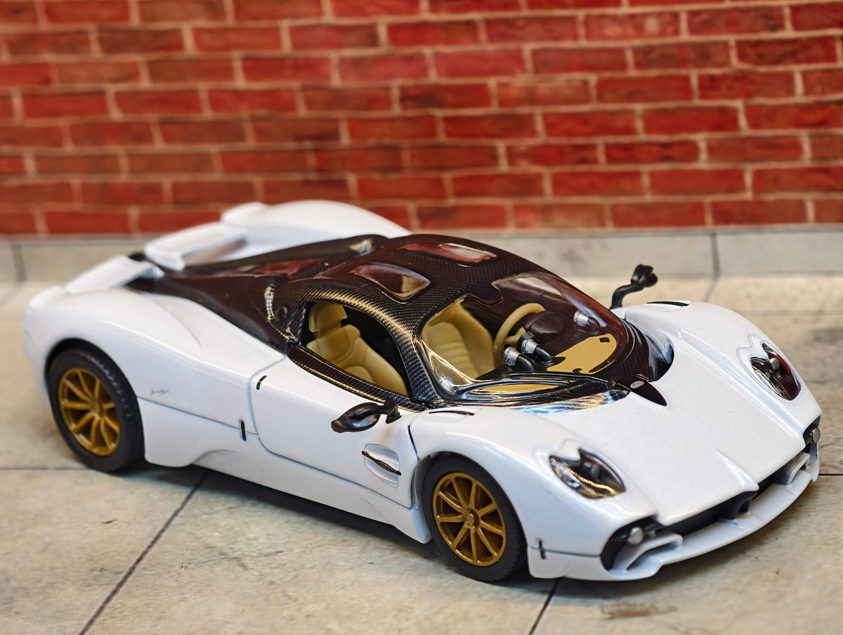 Kinsmart Official Licensed Pagani Utopia 1:36 Scale