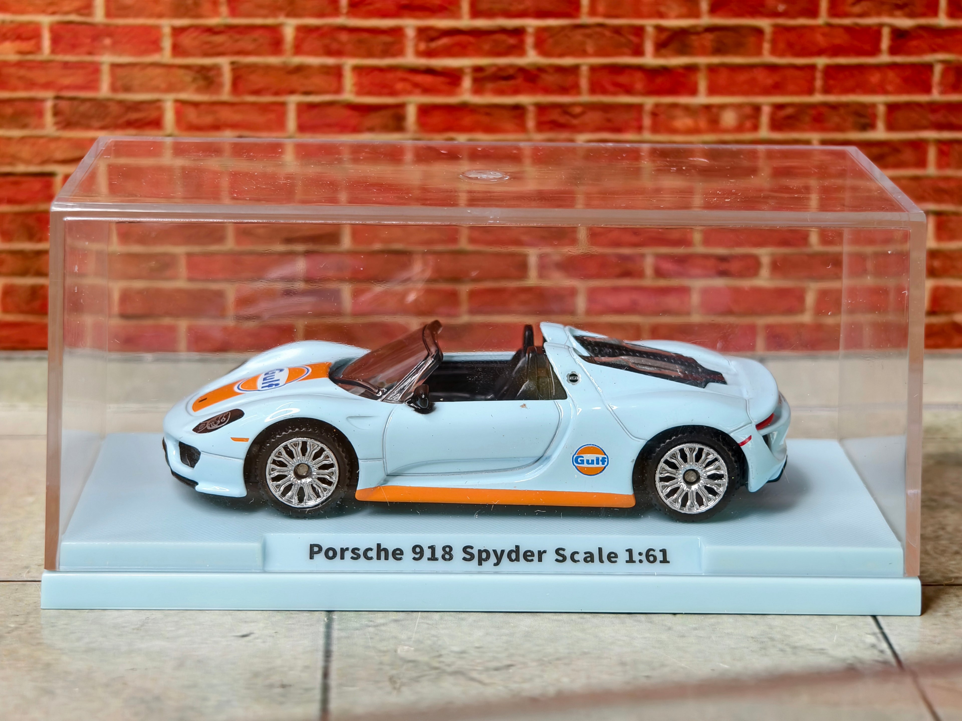 CCA Official Licensed PORSCHE 918 Spyder Gulf Edition 1:64 Scale Premium in Acrylic Box