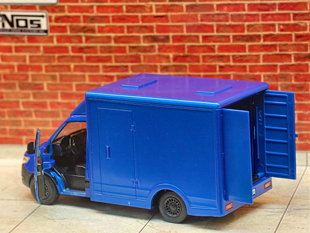 Kinsmart Officia Mercedes Benz Sprinter 1:48 Scale