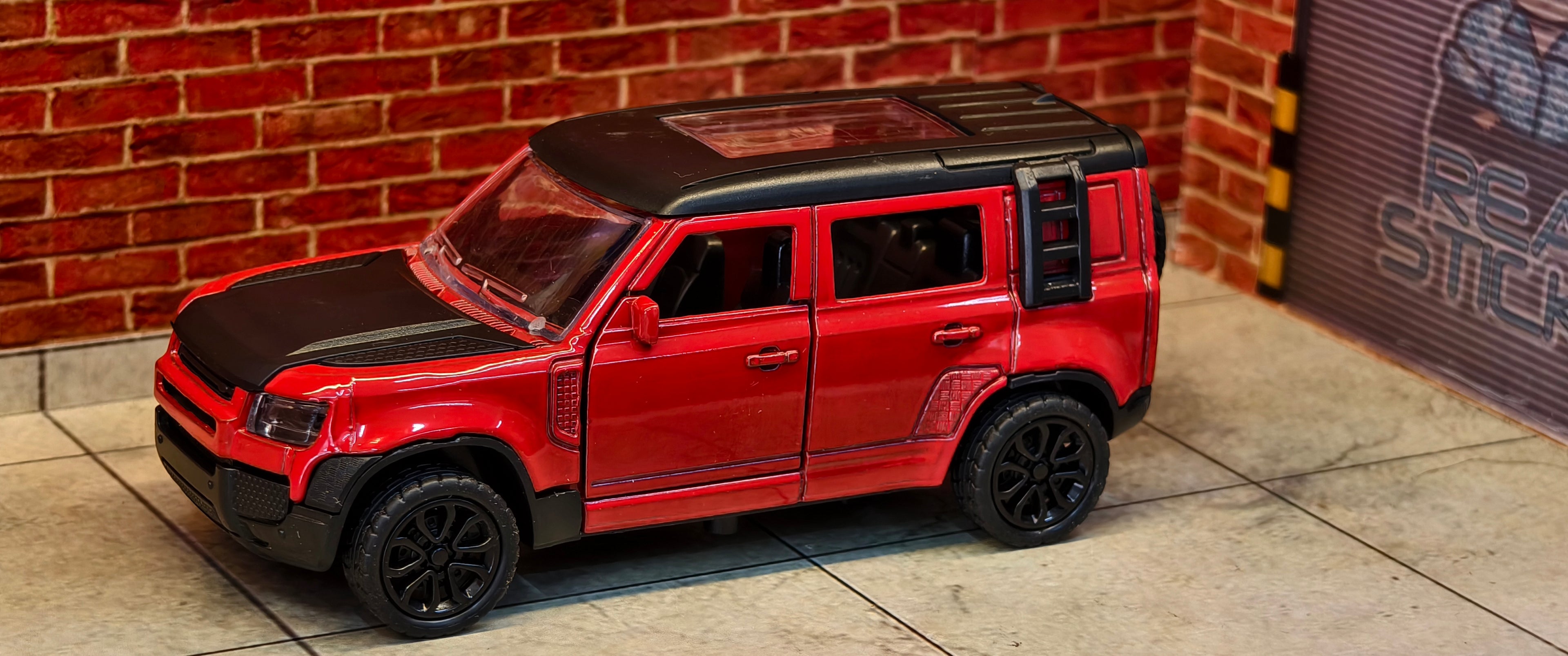 Defender 1:36  4 Door openable