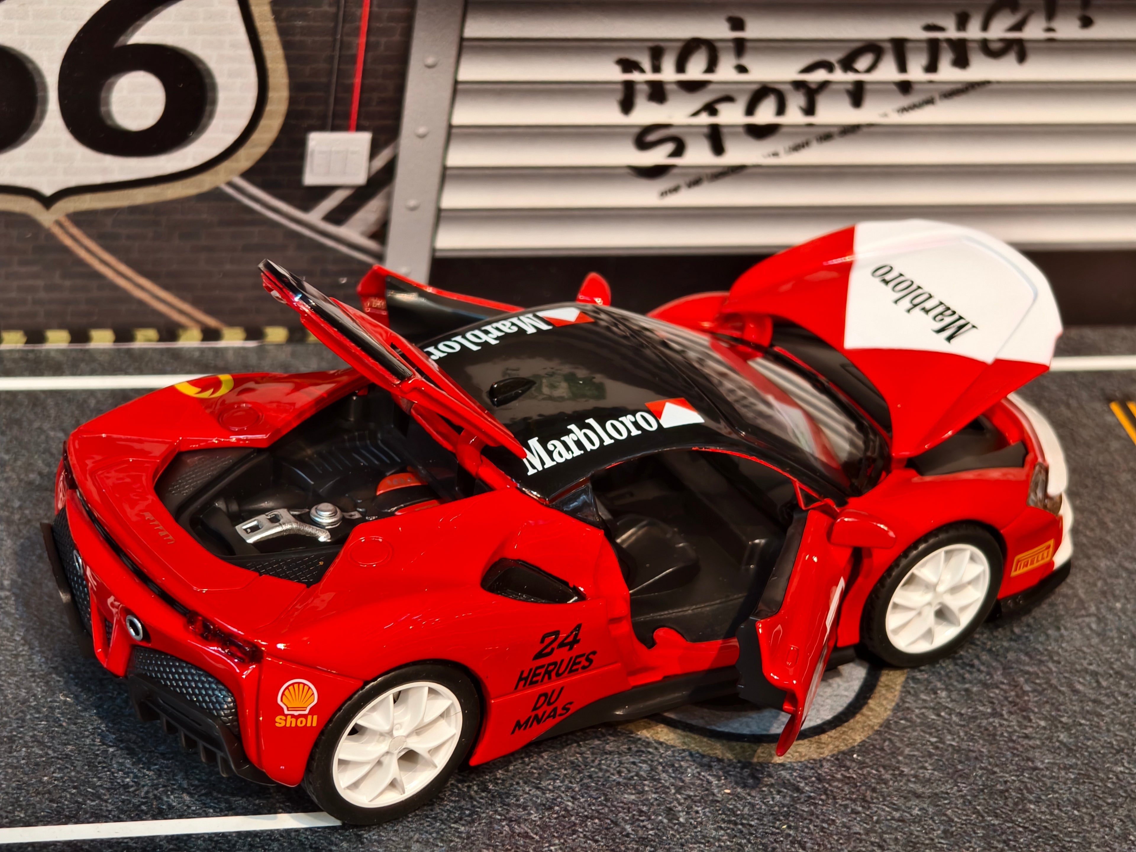 Ferrari SF90 Stradale Marlboro Racing Edition 1:32 Scale