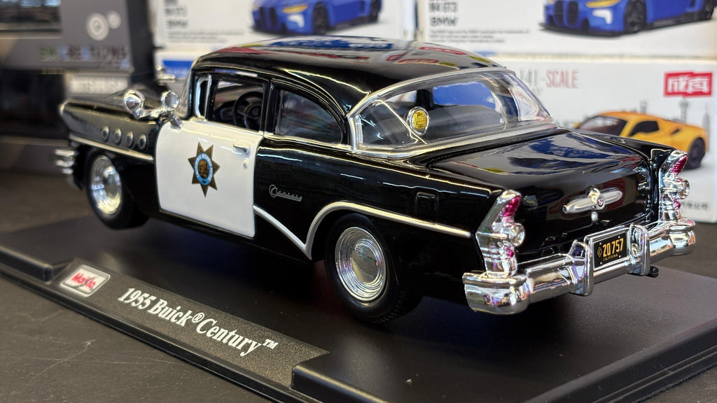 Maisto Official Licensed 1955 Buick Century 1:26 Scale in Acrylic Box