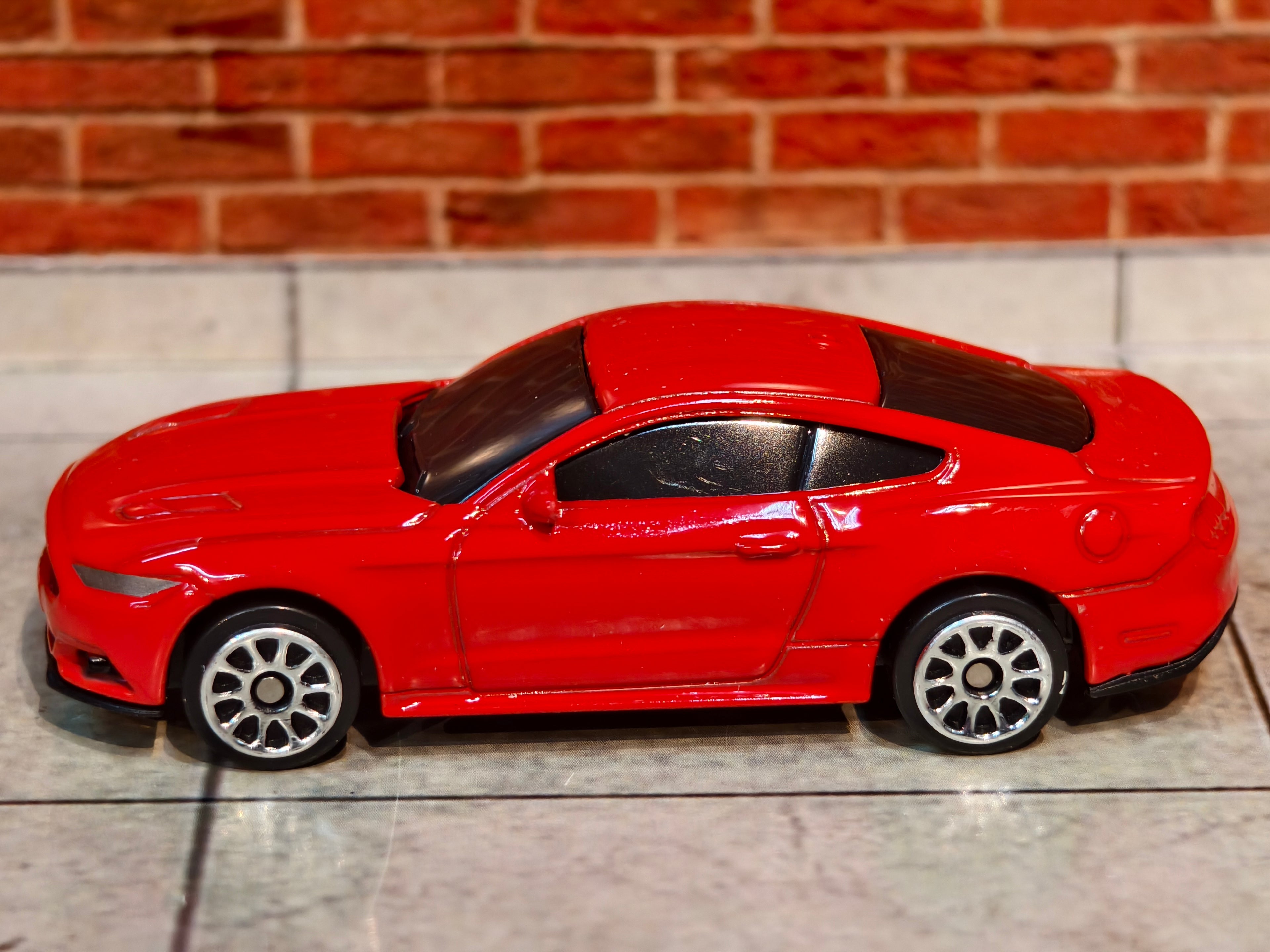 RMZ Official Licensed 2015 Mustang 1:64 Scale