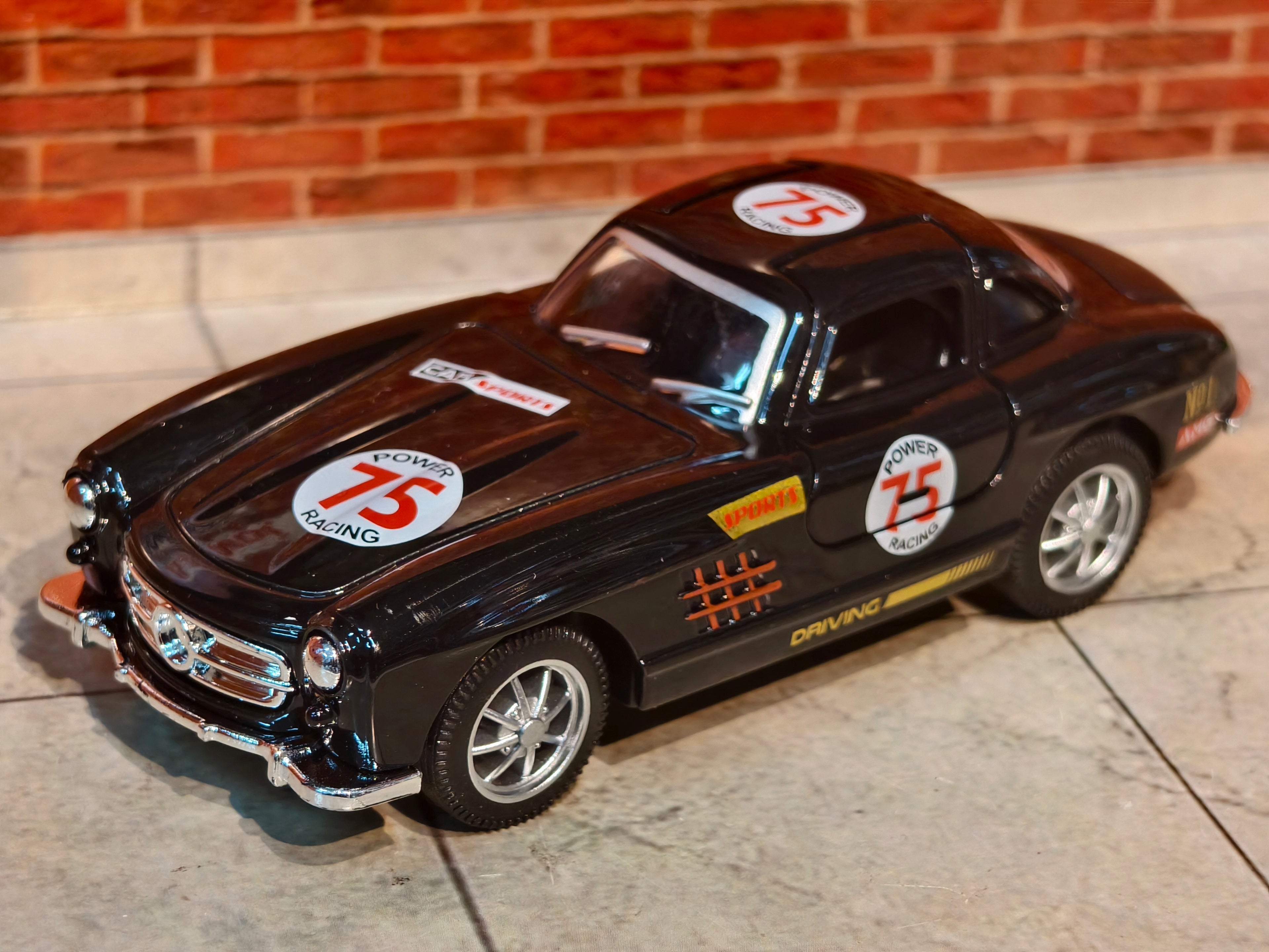Mercedes Gullwing SL300 1:36 Scale Rally Edition