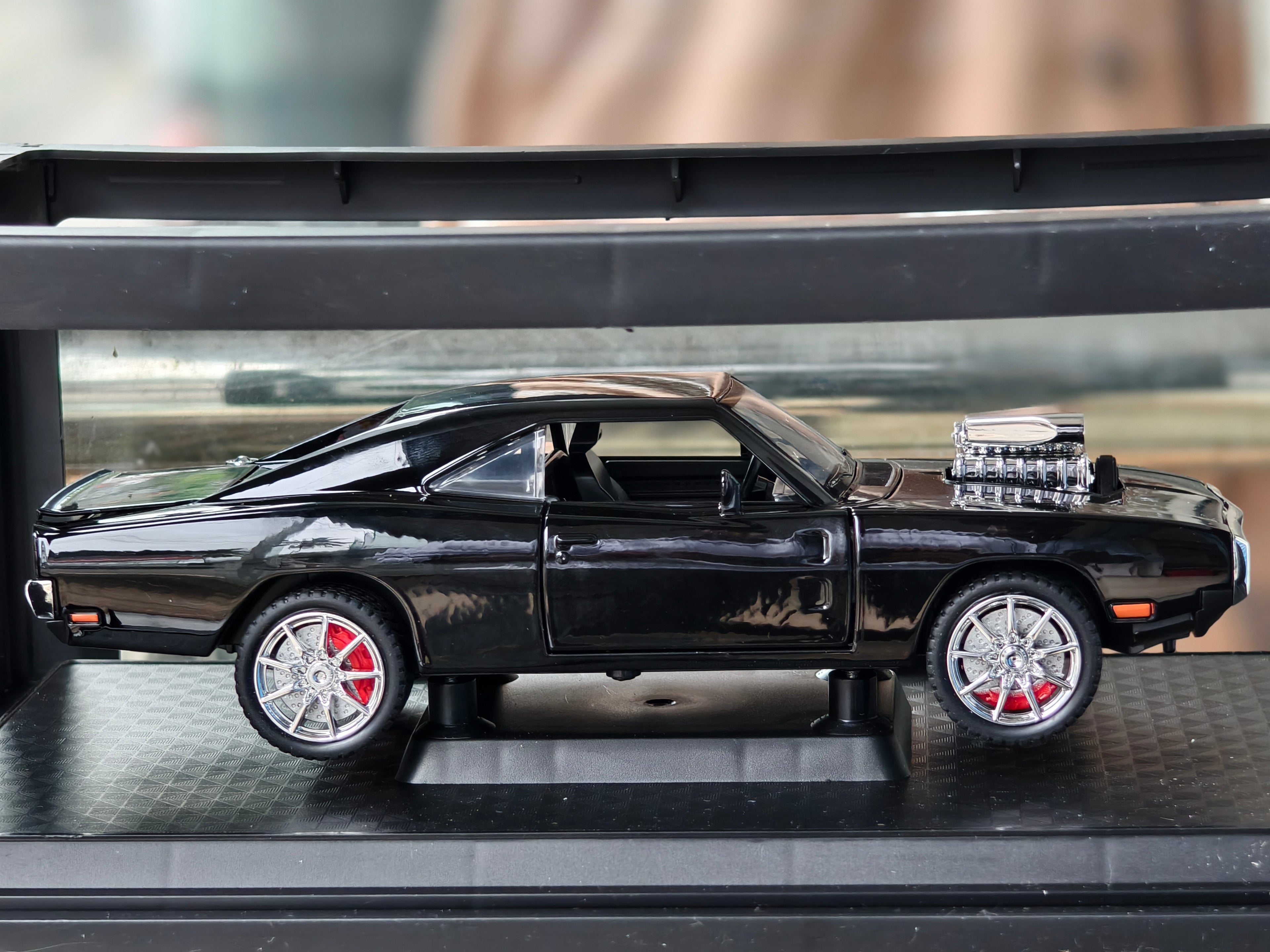 Dodge Charger 1:24 Scale Premium Detailing