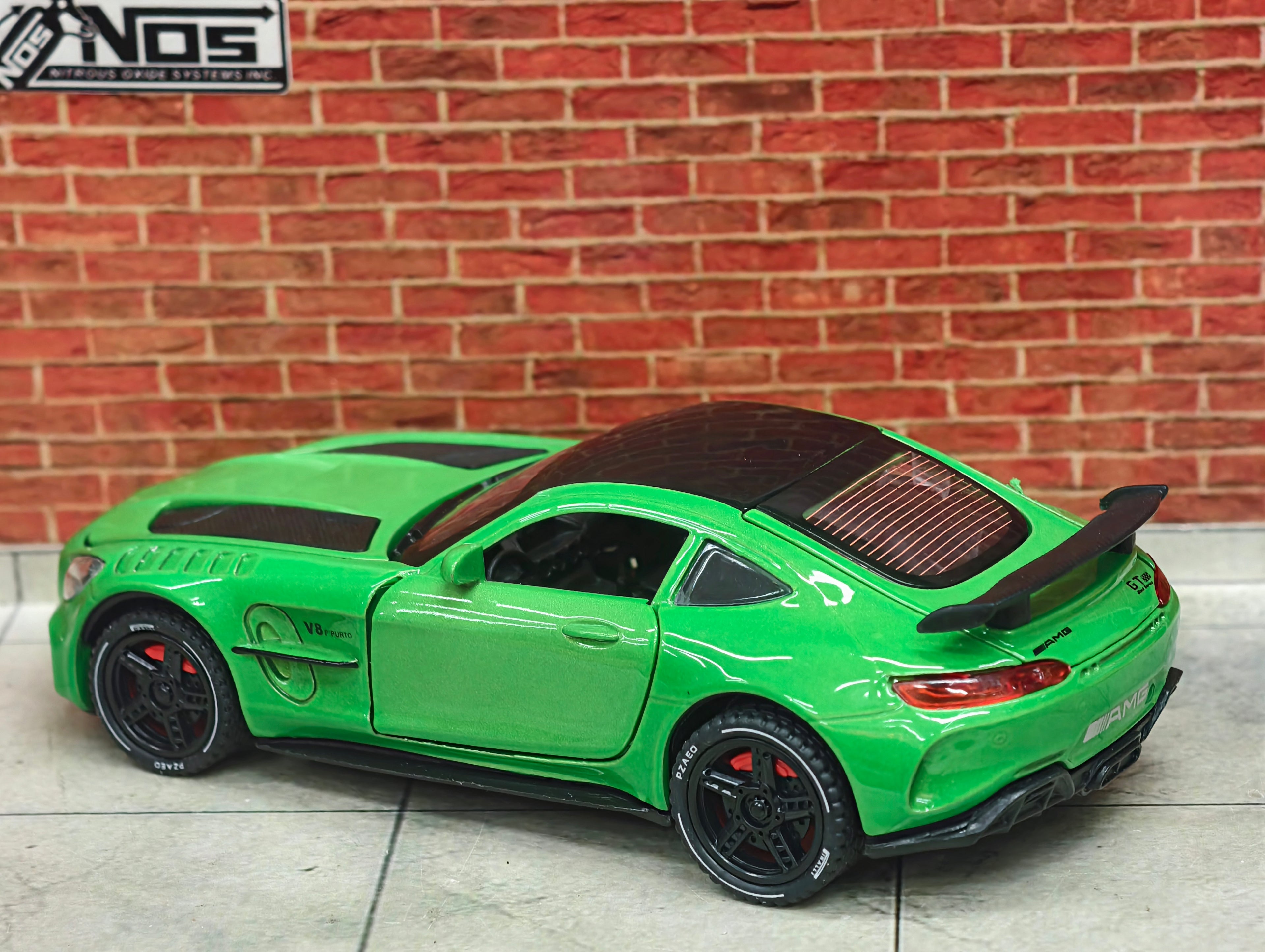 Mercedes Benz AMG 1:32 Scale Premium Detailing