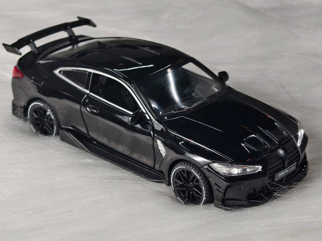 BMW M4 Coupe G82 Generation 1:32 Scale Premium Detailing Black