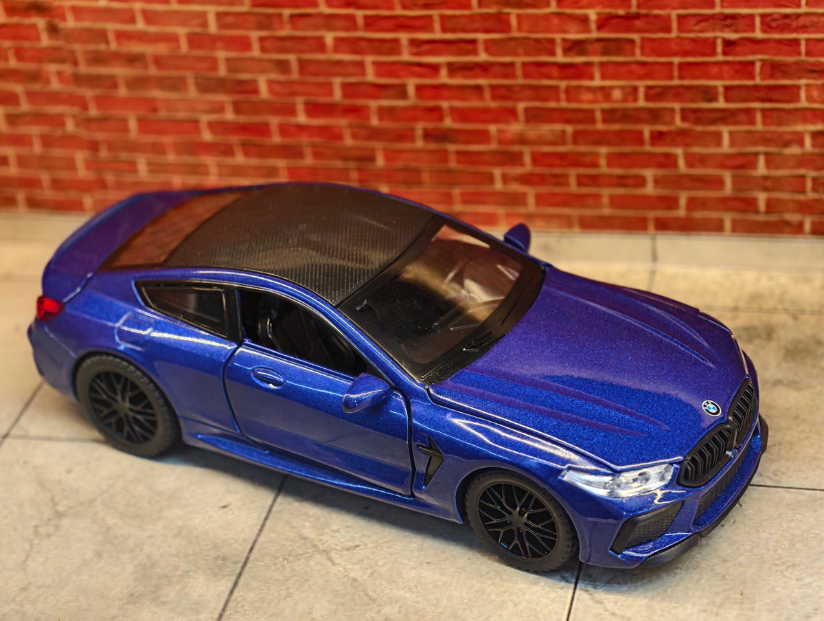 BMW M8 Coupe 1:32 Scale