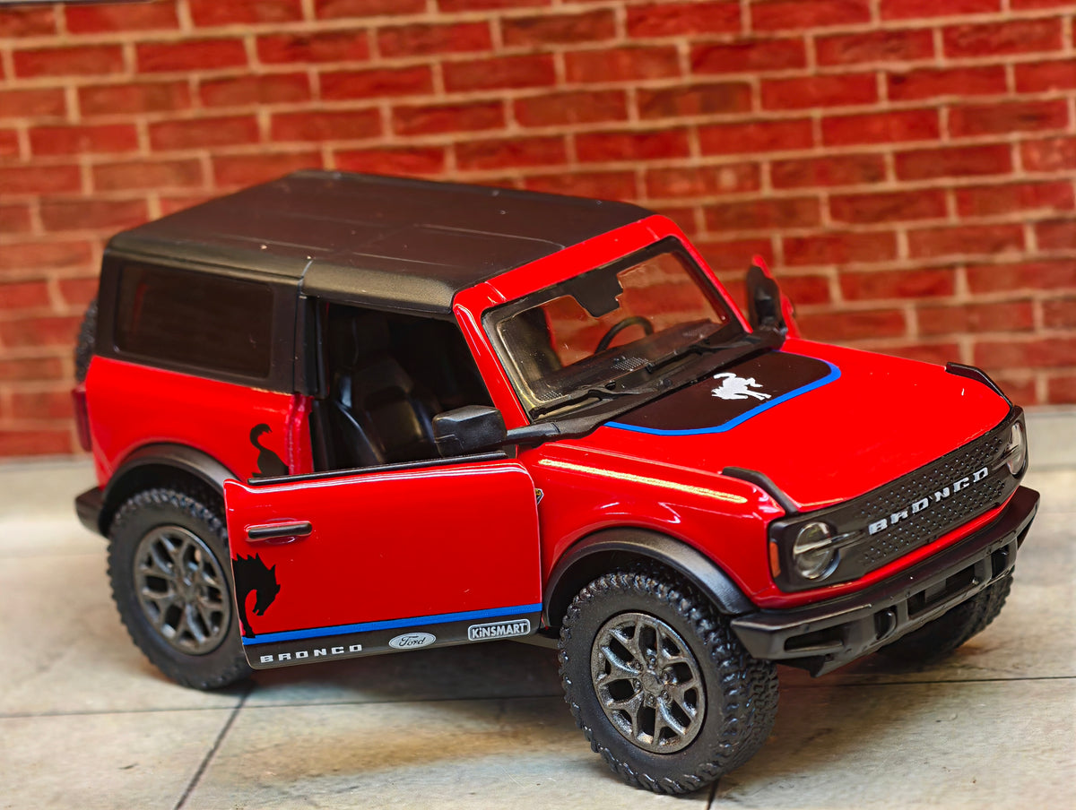 Kinsmart Official Licensed  2022 Ford Bronco 1:38 Scale