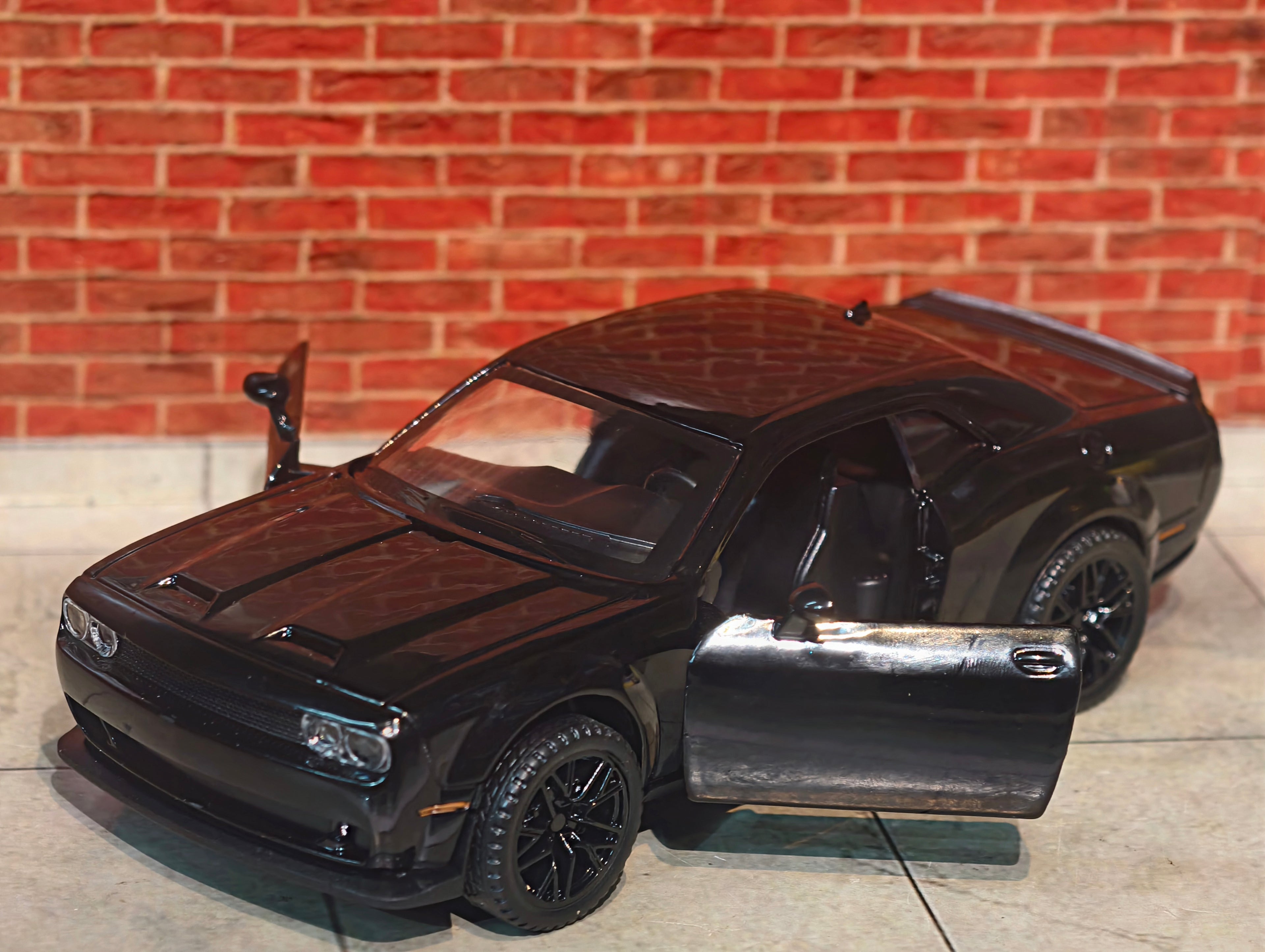 Dodge Challenger 1:32 Box Piece