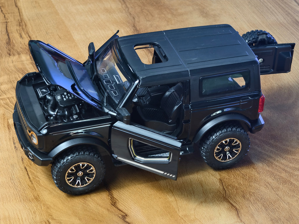 Ford Bronco 1:24 Scale Premium Detailing