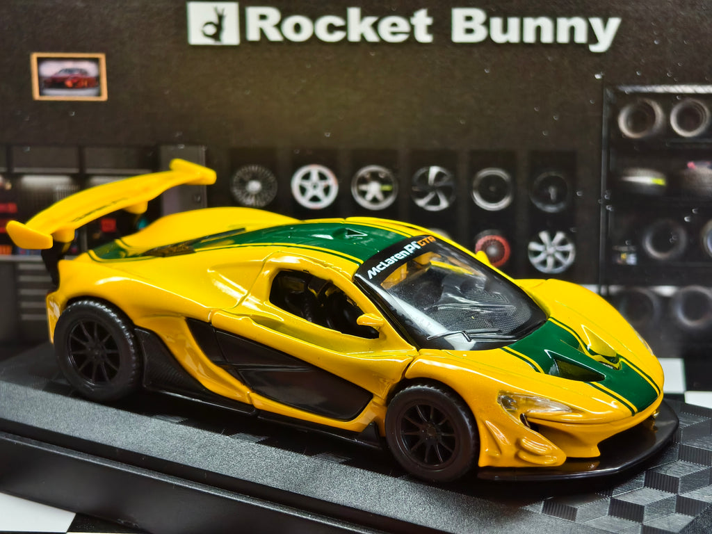 CCA Official Licensed McLaren P1 GTR 1:40 Scale in Acrylic Box