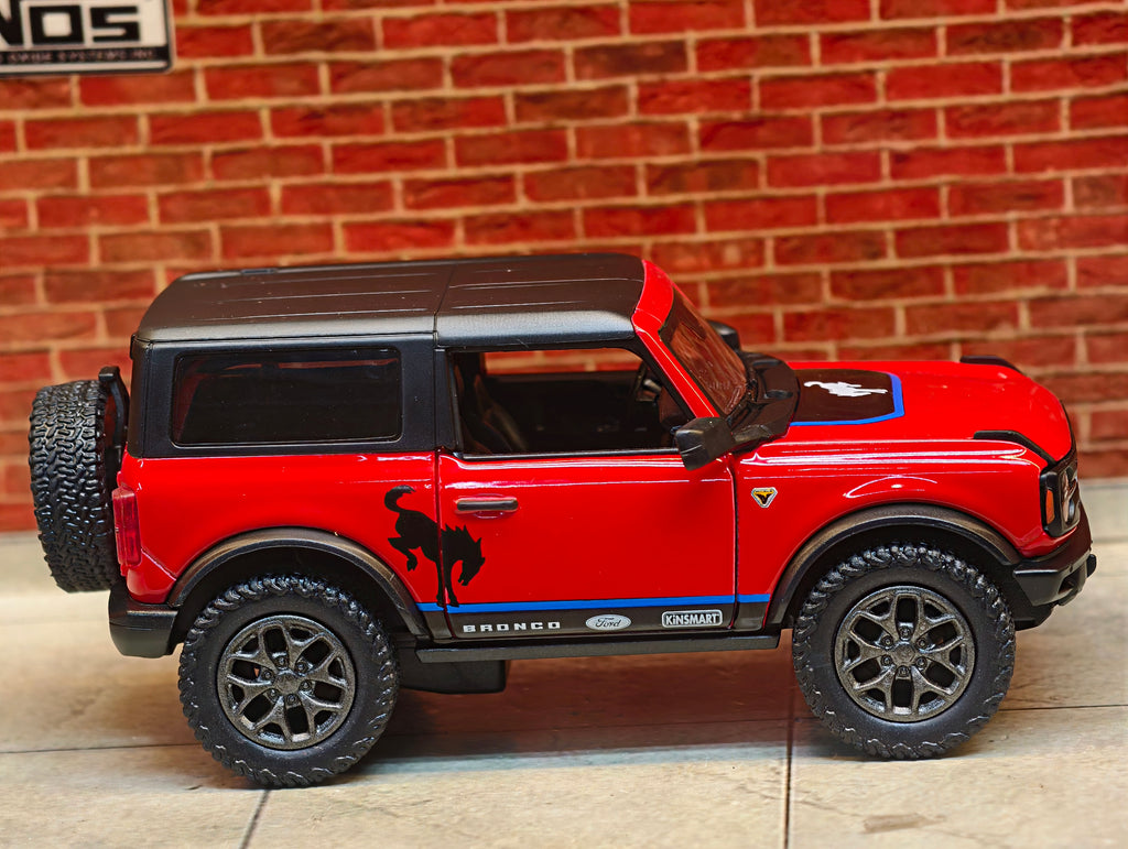Kinsmart Official Licensed  2022 Ford Bronco 1:38 Scale