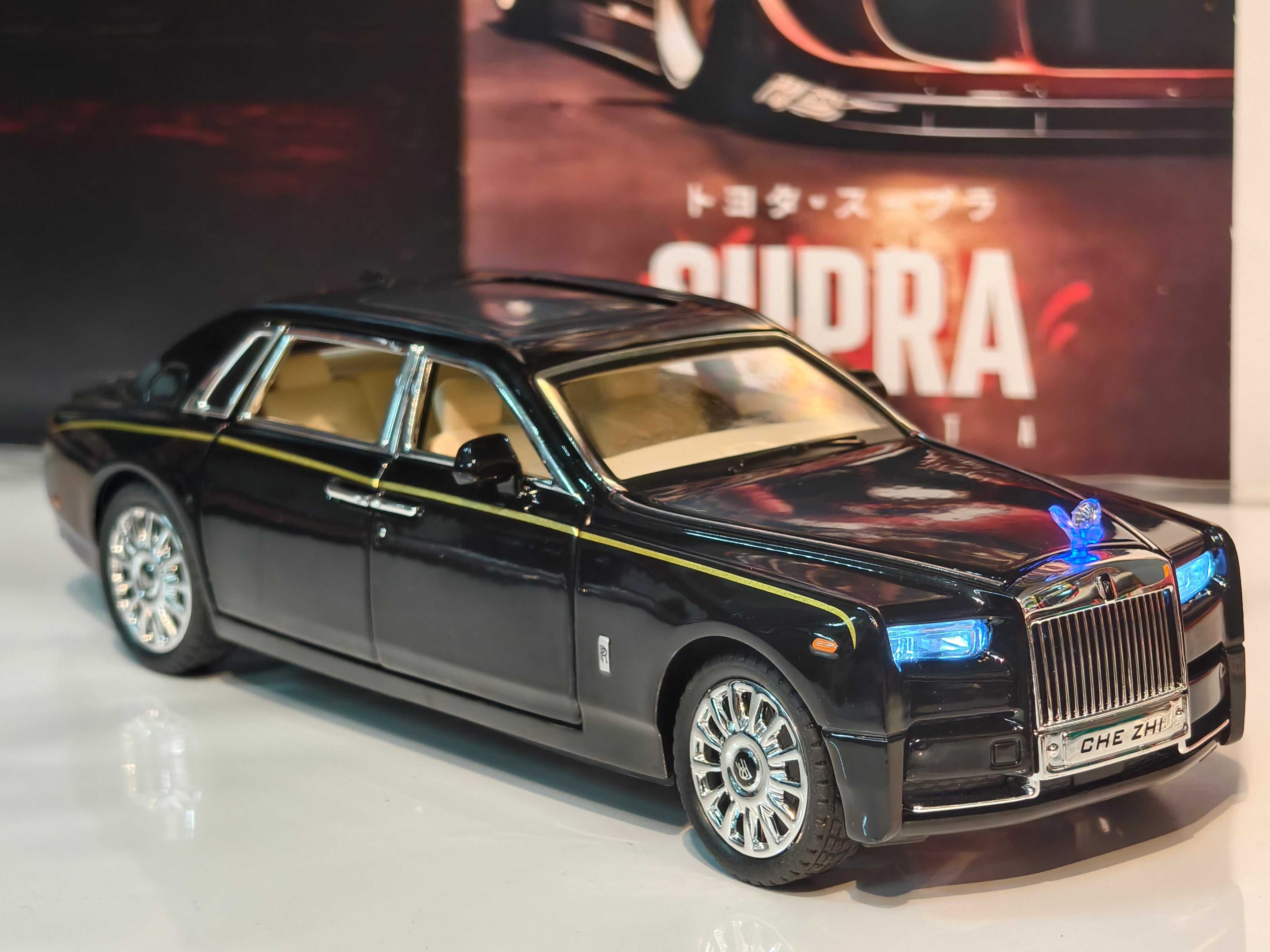 Rolls Royce Phantom VIII 1:24 Scale Premium Detailing