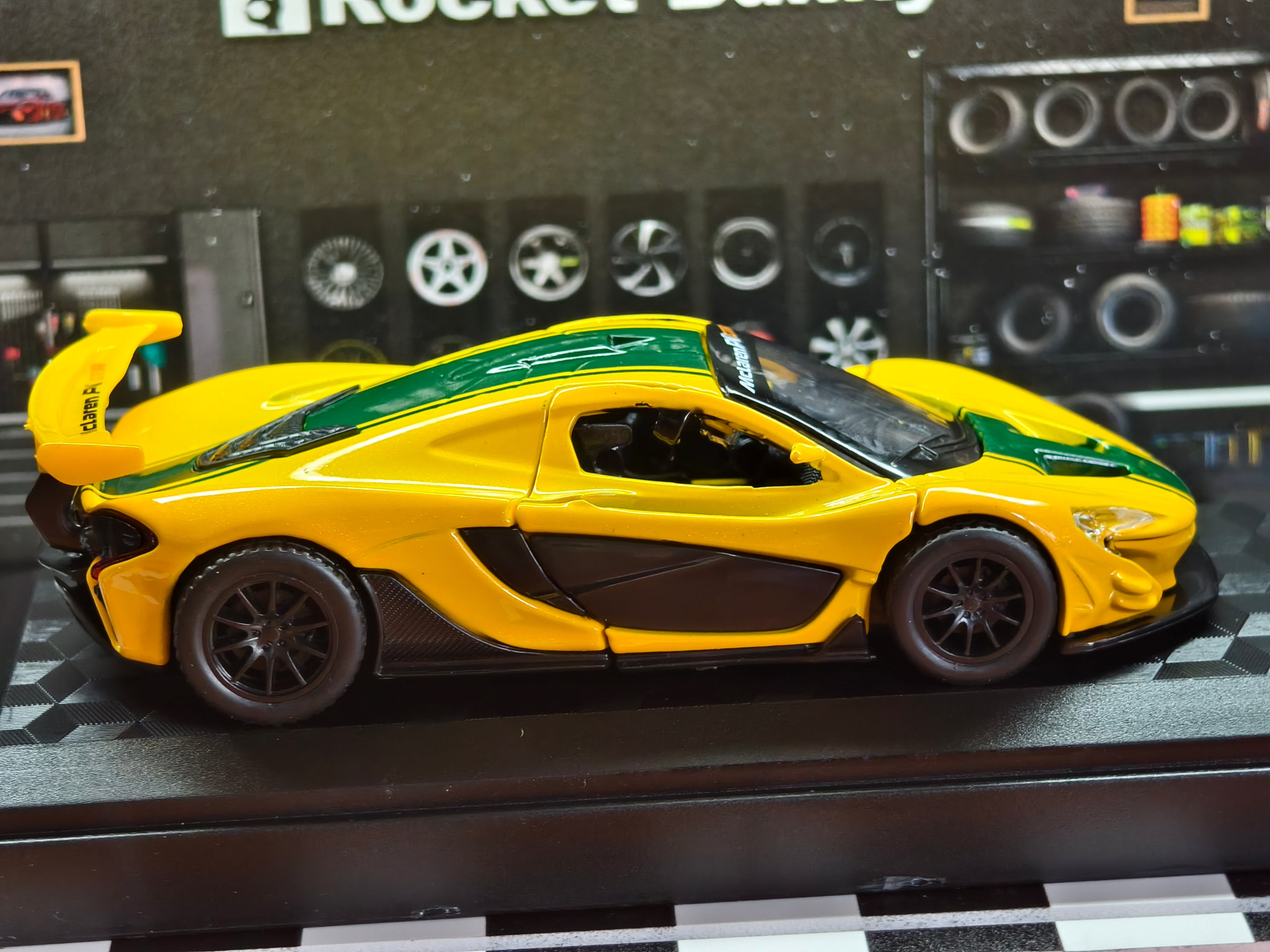 CCA Official Licensed McLaren P1 GTR 1:40 Scale in Acrylic Box