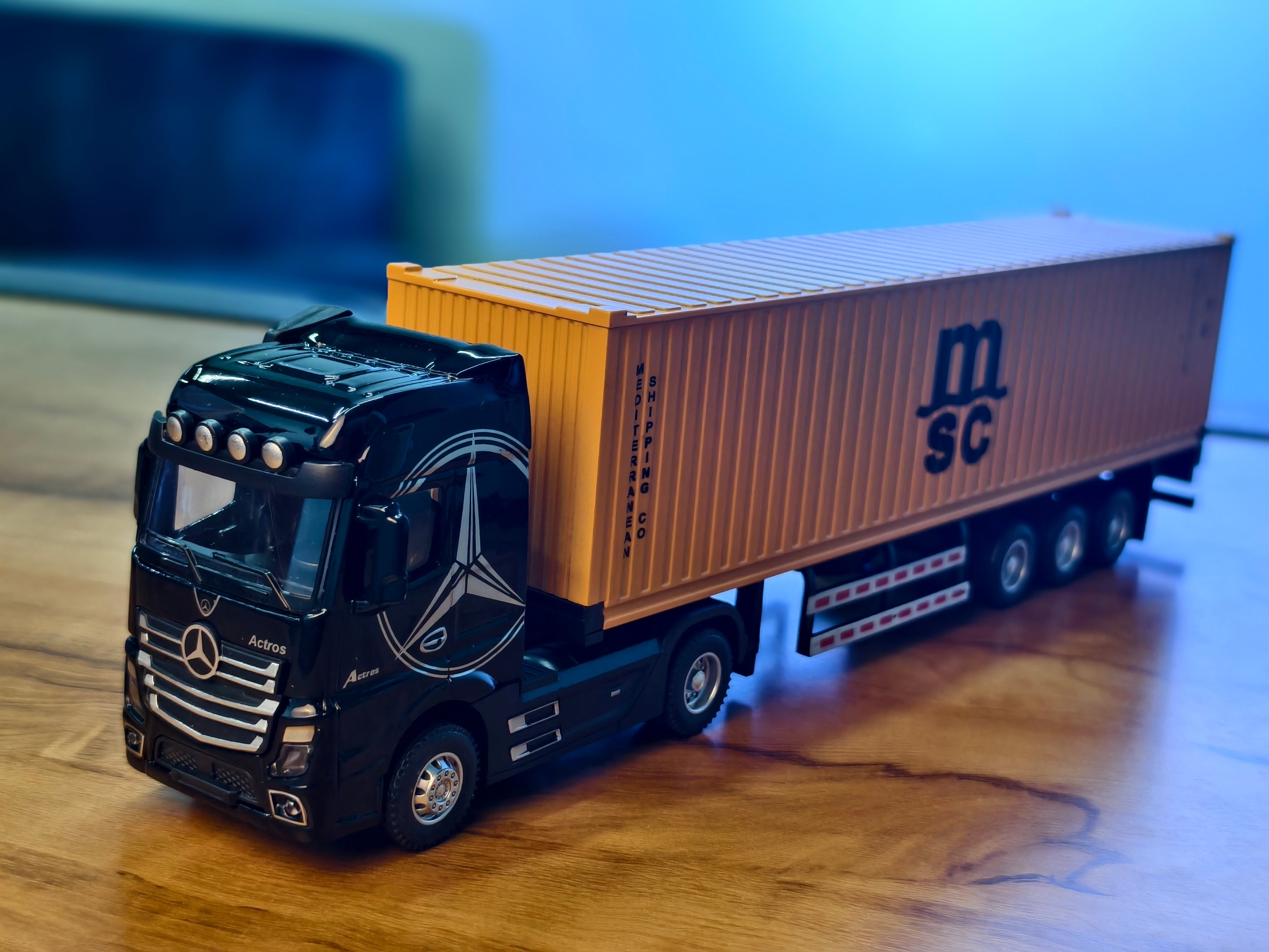 Mercedes-Benz Actros container truck (tractor-trailer) 1:50 Scale Big Size