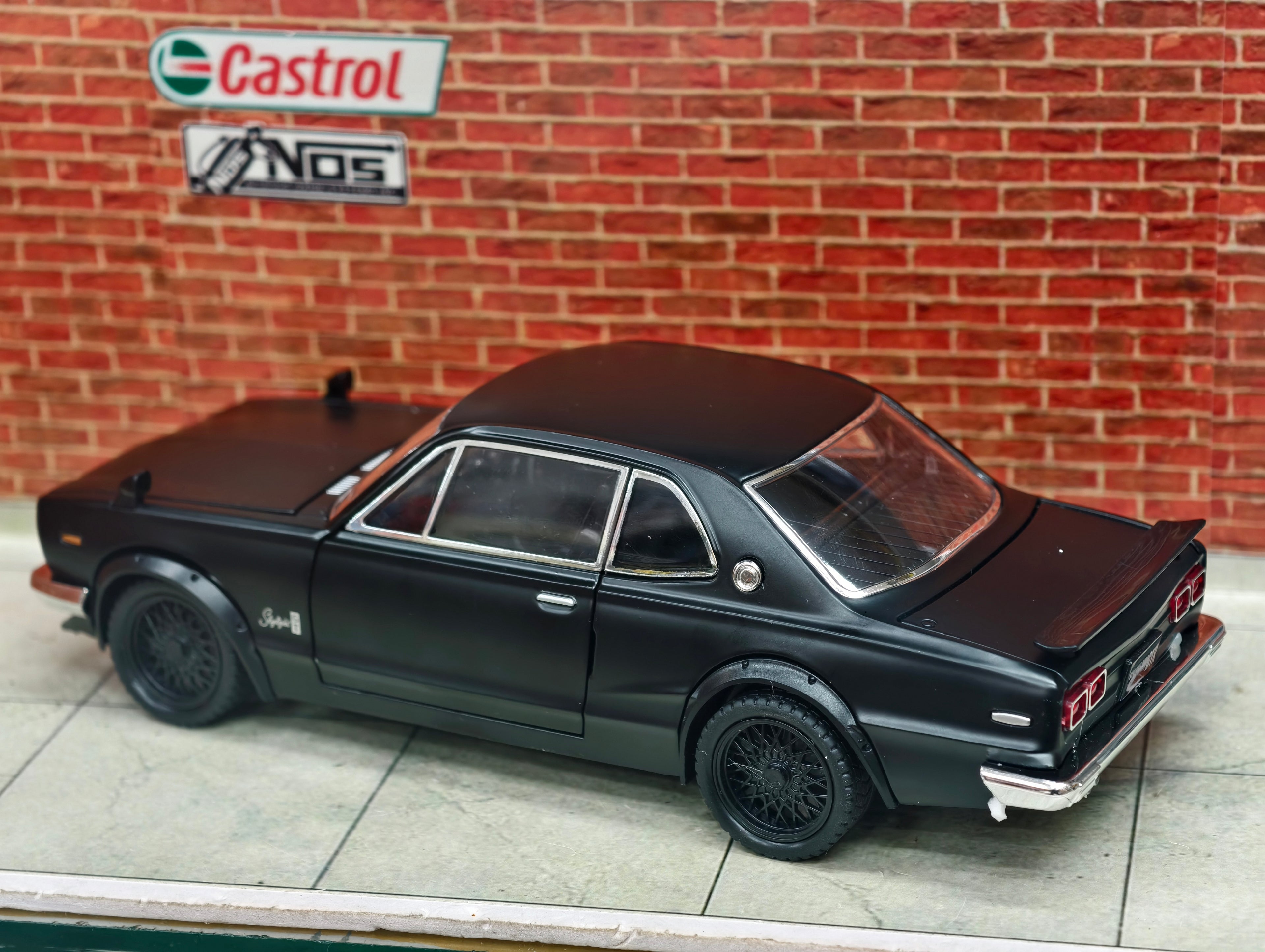 Nissan Skyline GT-R 1969 Model 1:22 Scale Premium Detailing