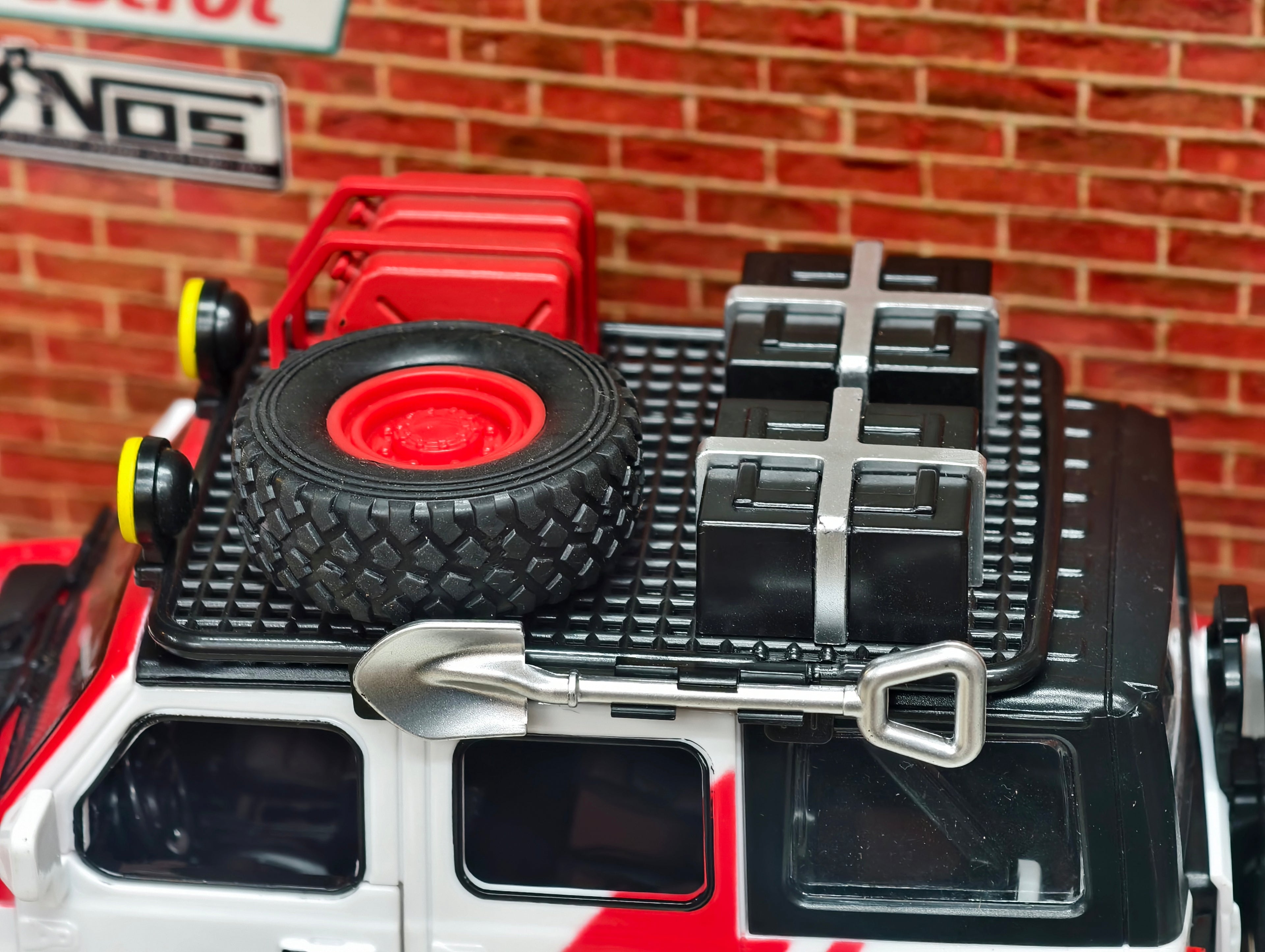Jeep Wrangler Rubicon Jurassic Park Edition 1:24 Premium Detailing ABS Model