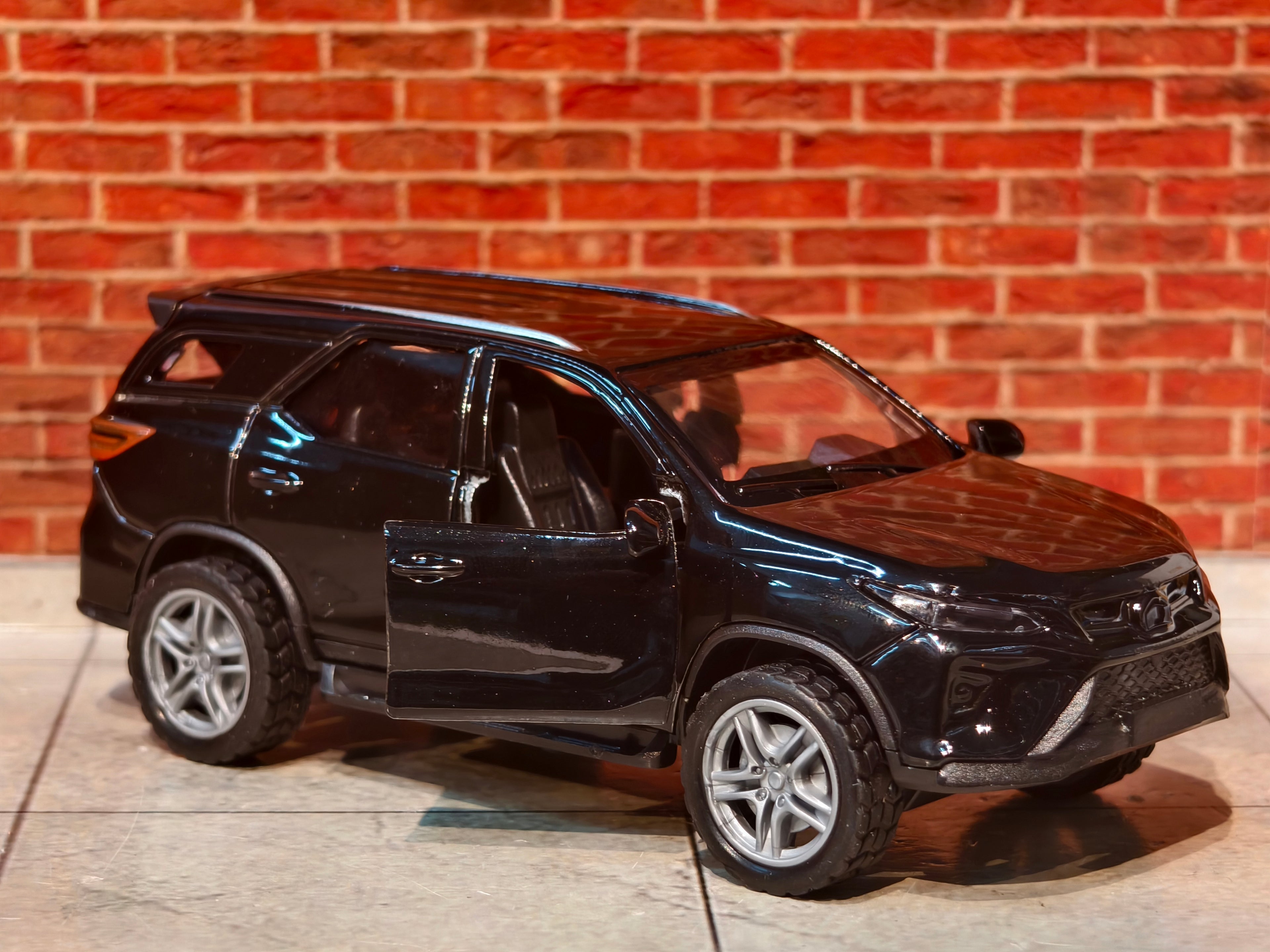 Fortuner 1:36 Scale 3 Door Openable with Light & Sound