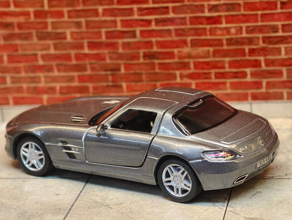 Kinsmart Official Licensed Mercedes Benz SLS AMG 1:36 Scale