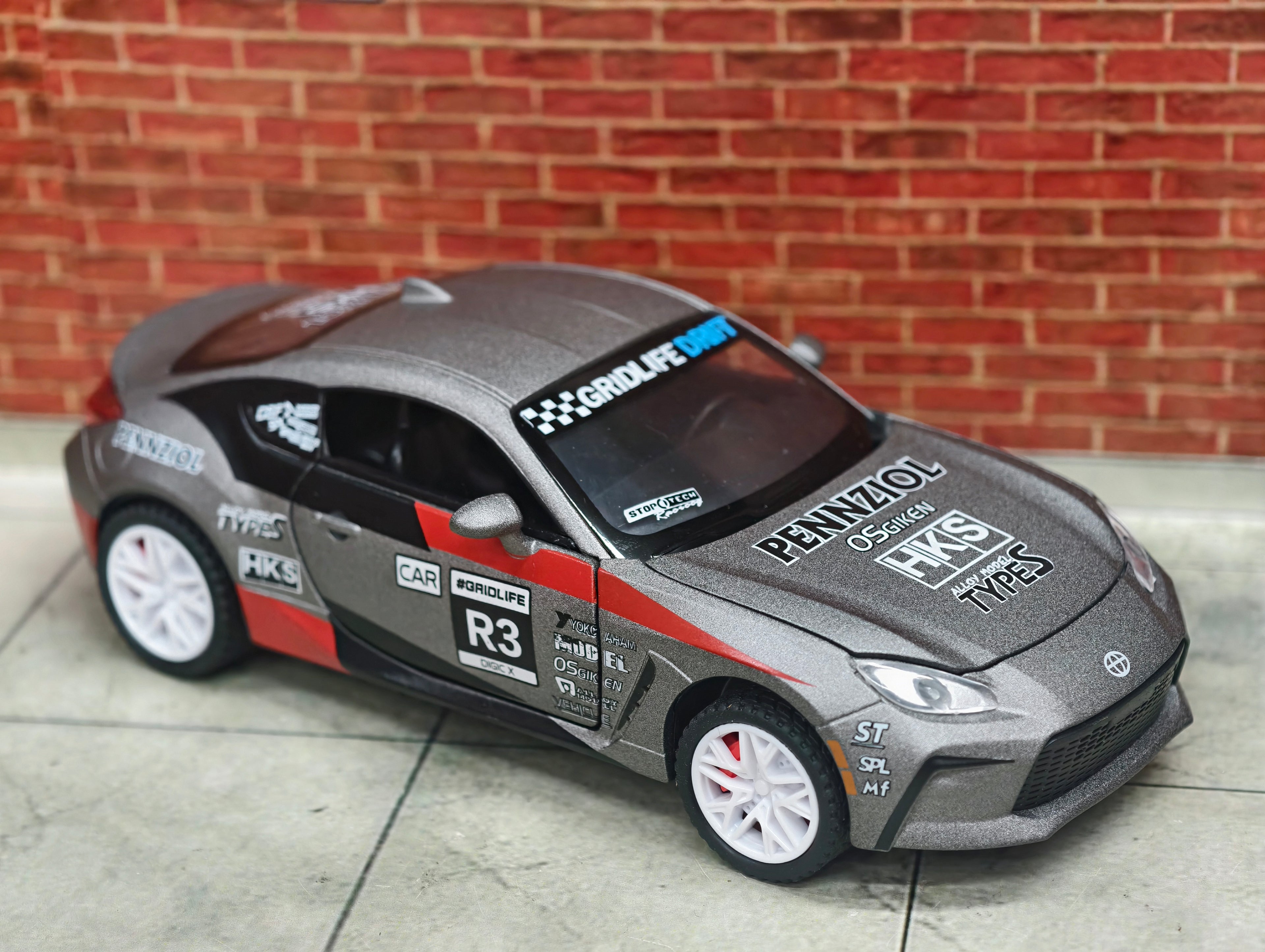 Toyota GR86 1:32 Scale Premium Detailing