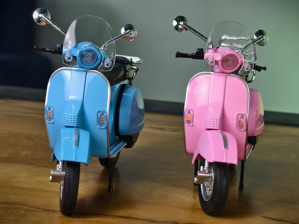 Vespa PX 150 1:10 Scale Premium Detailed Model with Openable Parts