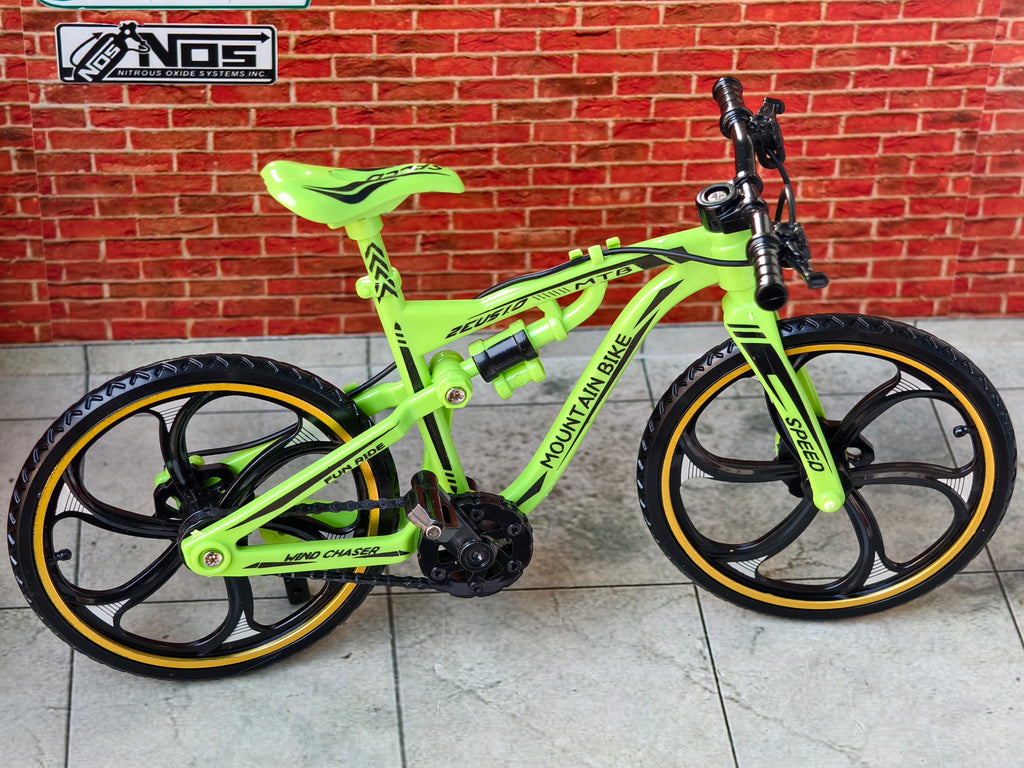 Mountain Bike 1:8 Scale