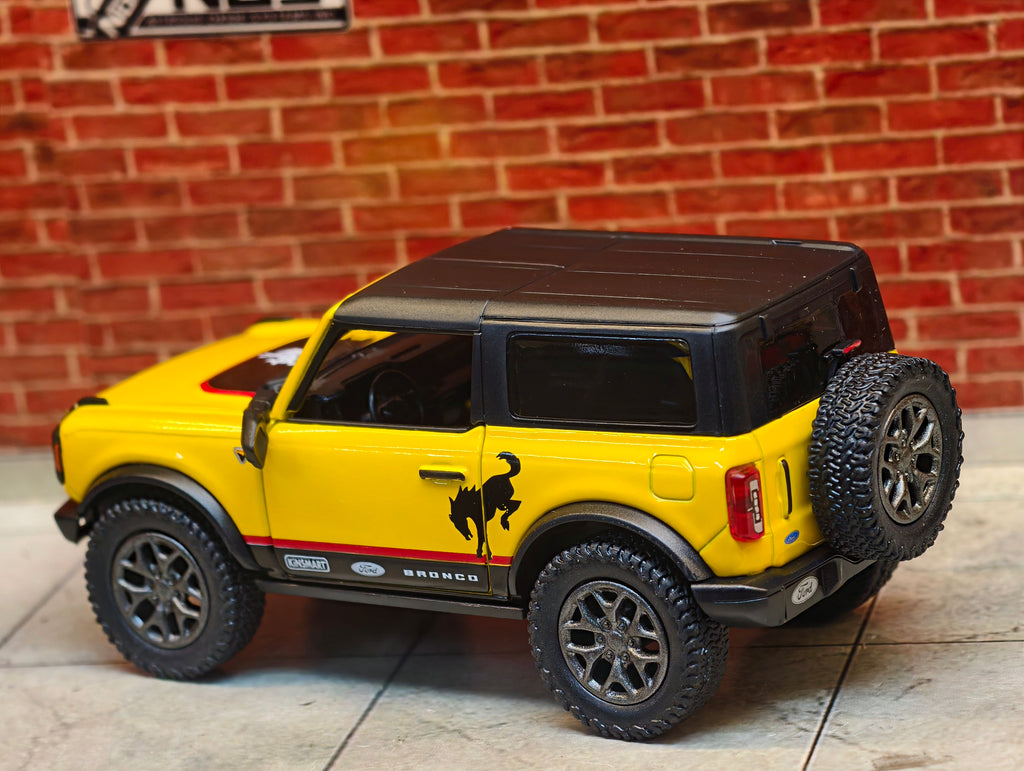 Kinsmart Official Licensed  2022 Ford Bronco 1:38 Scale