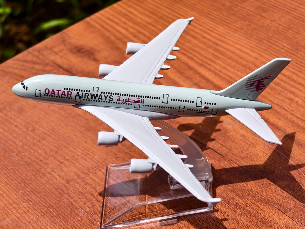 Qatar Airways Airbus  A380 1:400 Scale (16 cm) Metal Diecast