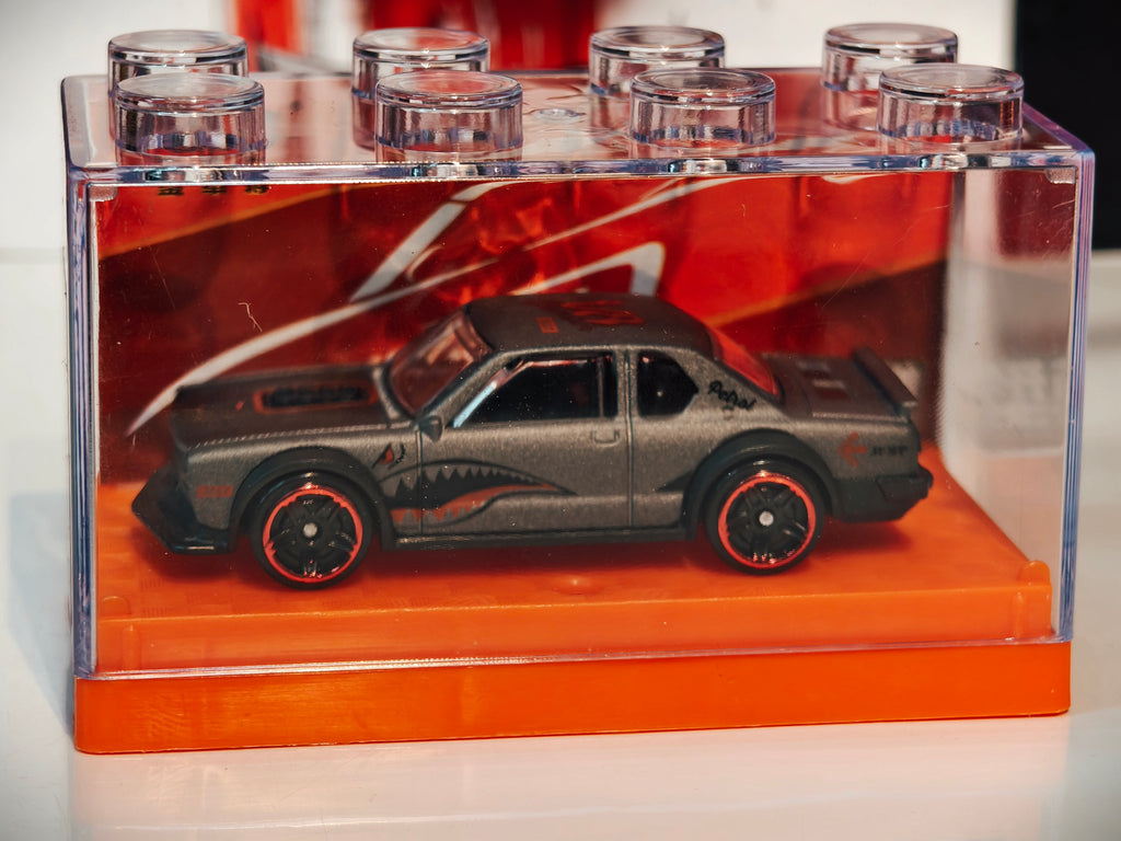 Nissan Skyline H/T 2000 GTR 1:64 Scale in Acrylic Box