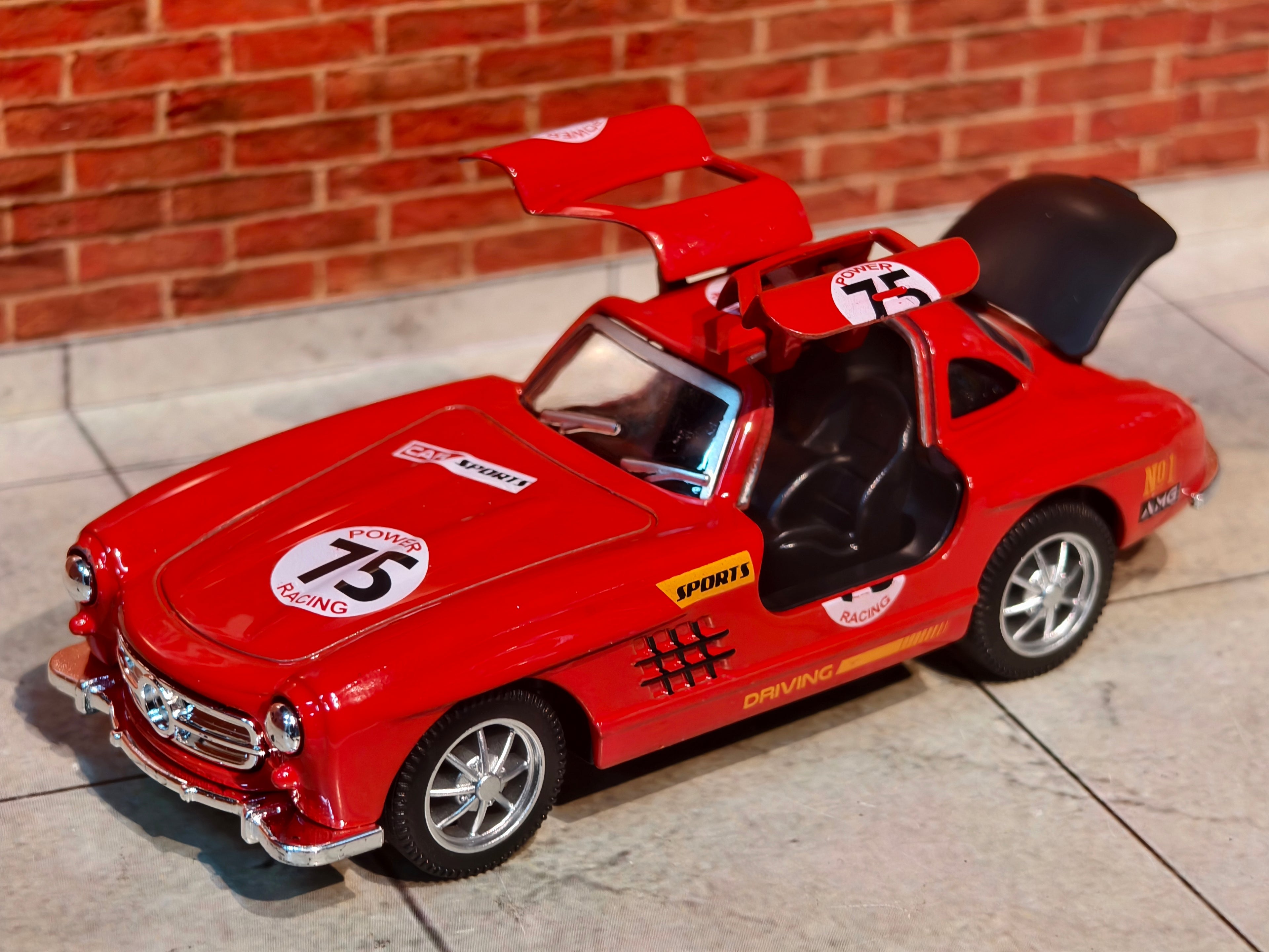 Mercedes Gullwing SL300 1:36 Scale Rally Edition