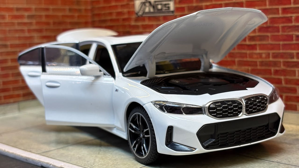 QY Official Licensed BMW 3 Series  LCI 1:24 Scale Premium Detailing