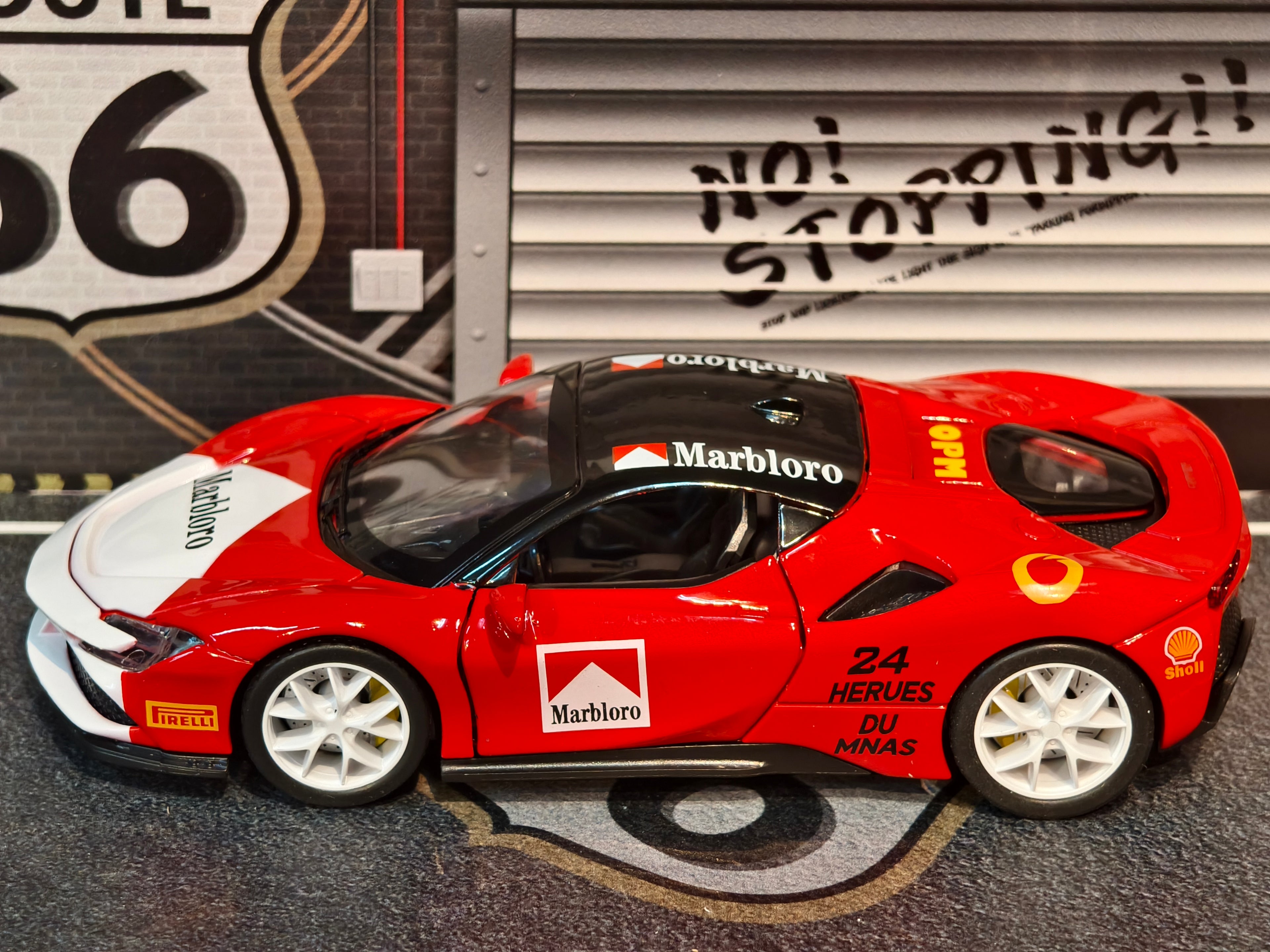 Ferrari SF90 Stradale Marlboro Racing Edition 1:32 Scale