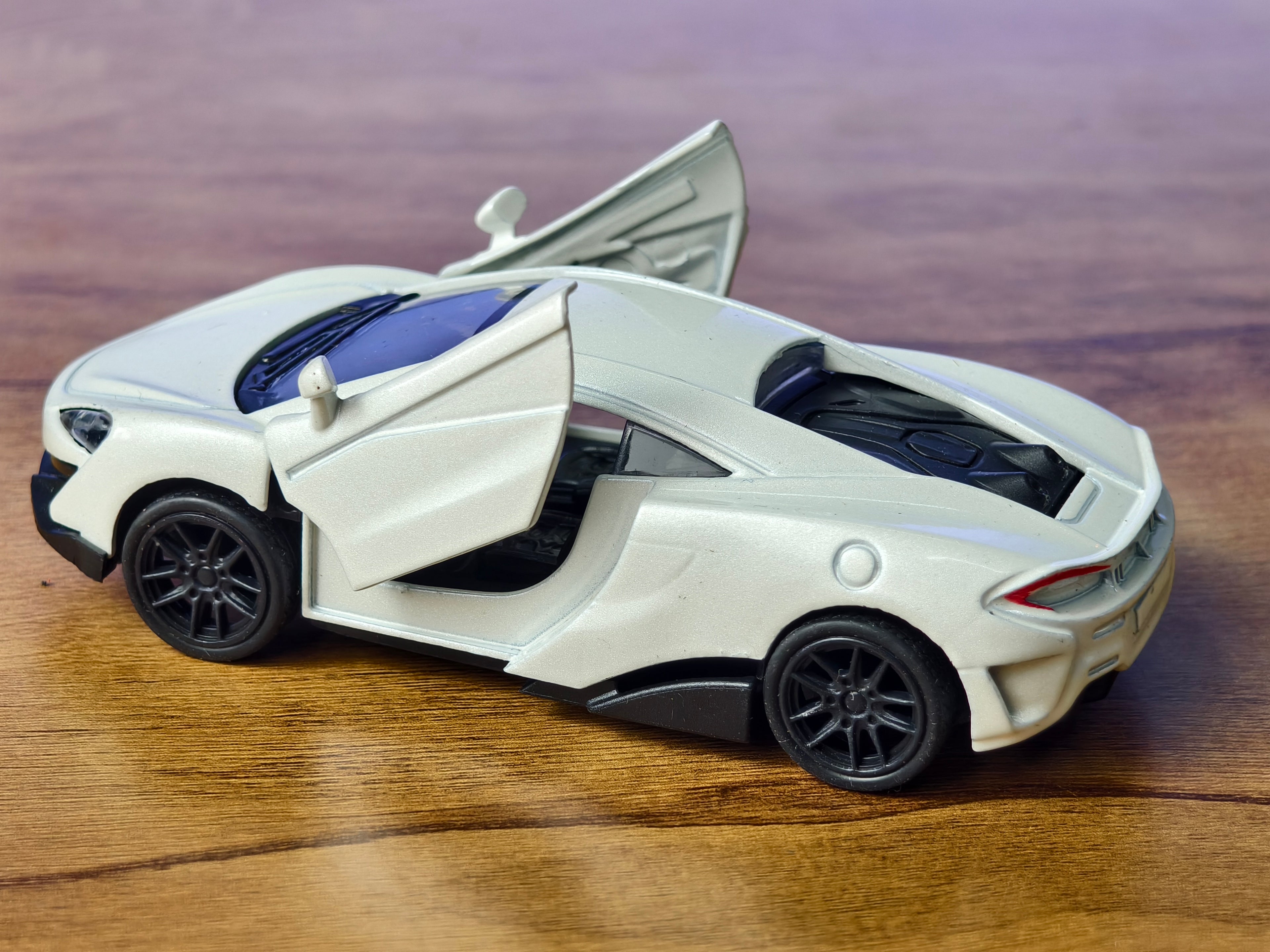 McLaren 570S 1:43 Scale