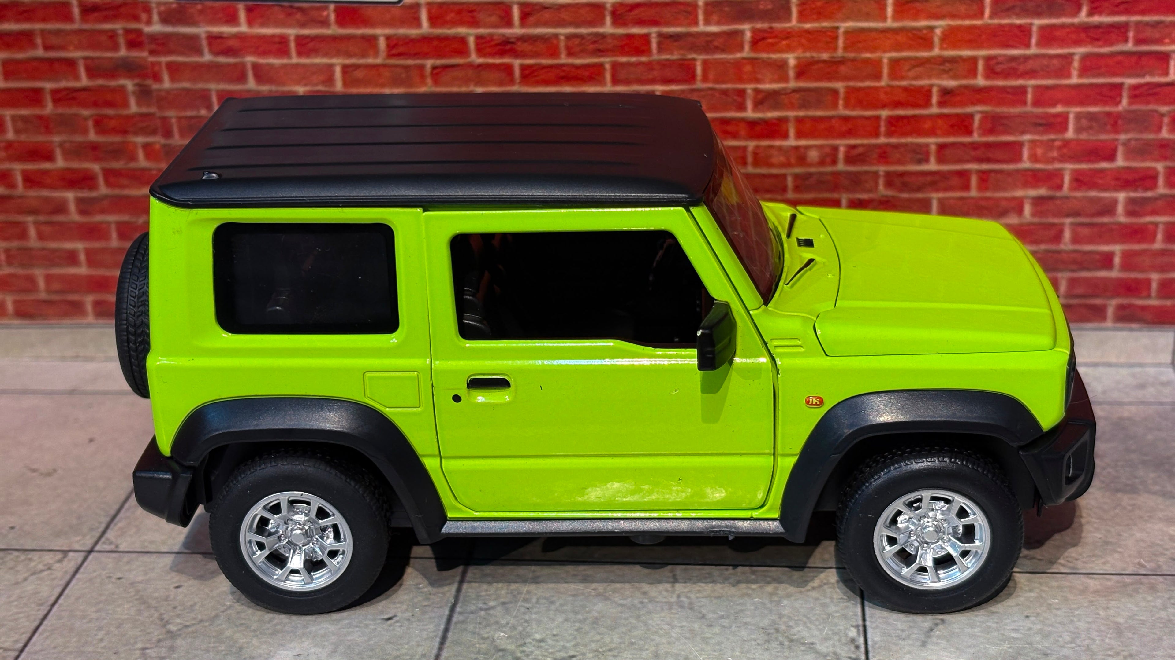 MSZ Official Licensed Suzuki Jimny 1:24 Scale