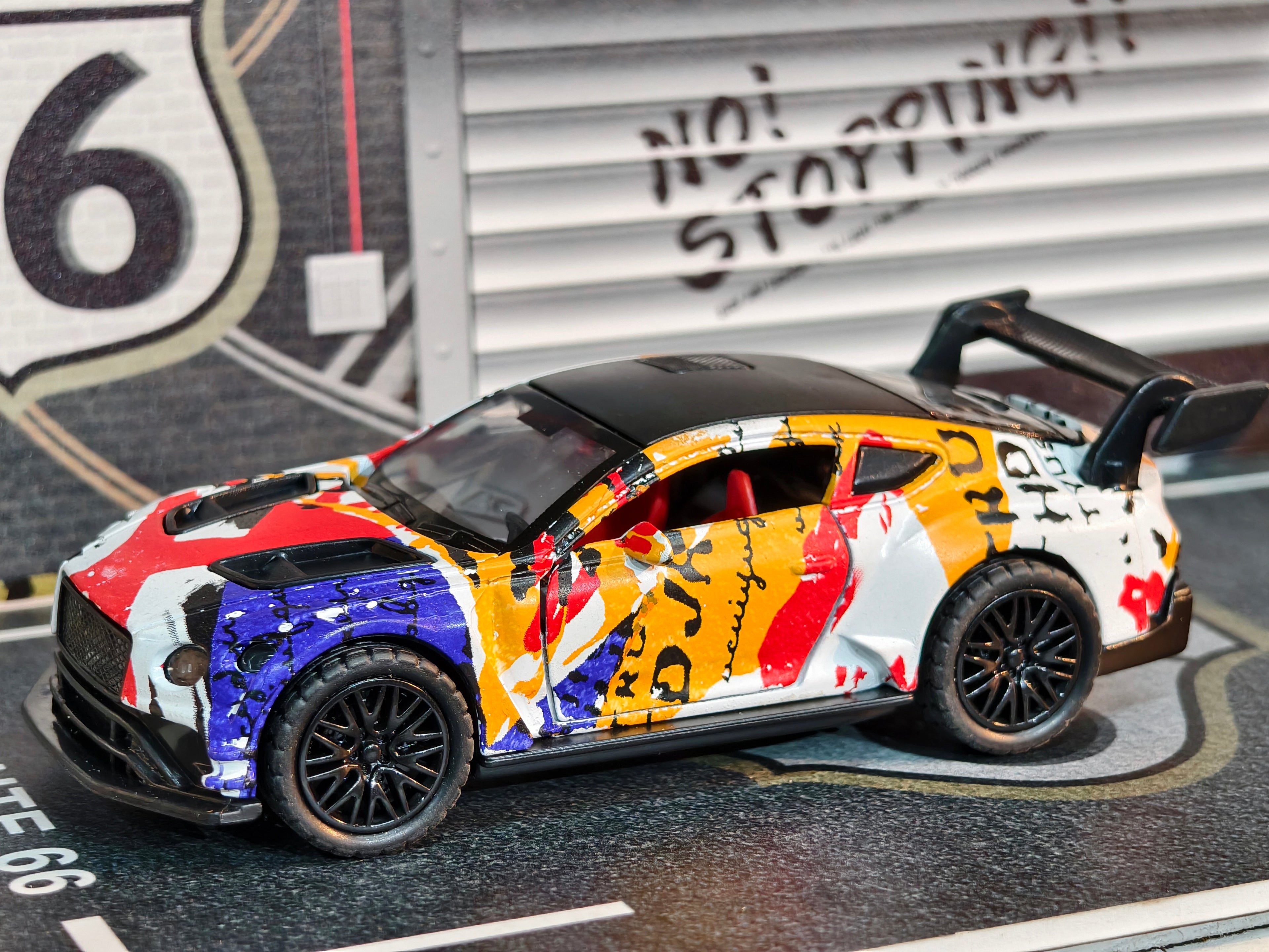 Graffiti Edition Diecast Car 1:36 Scale Box Piece with Light & Sound Simulation